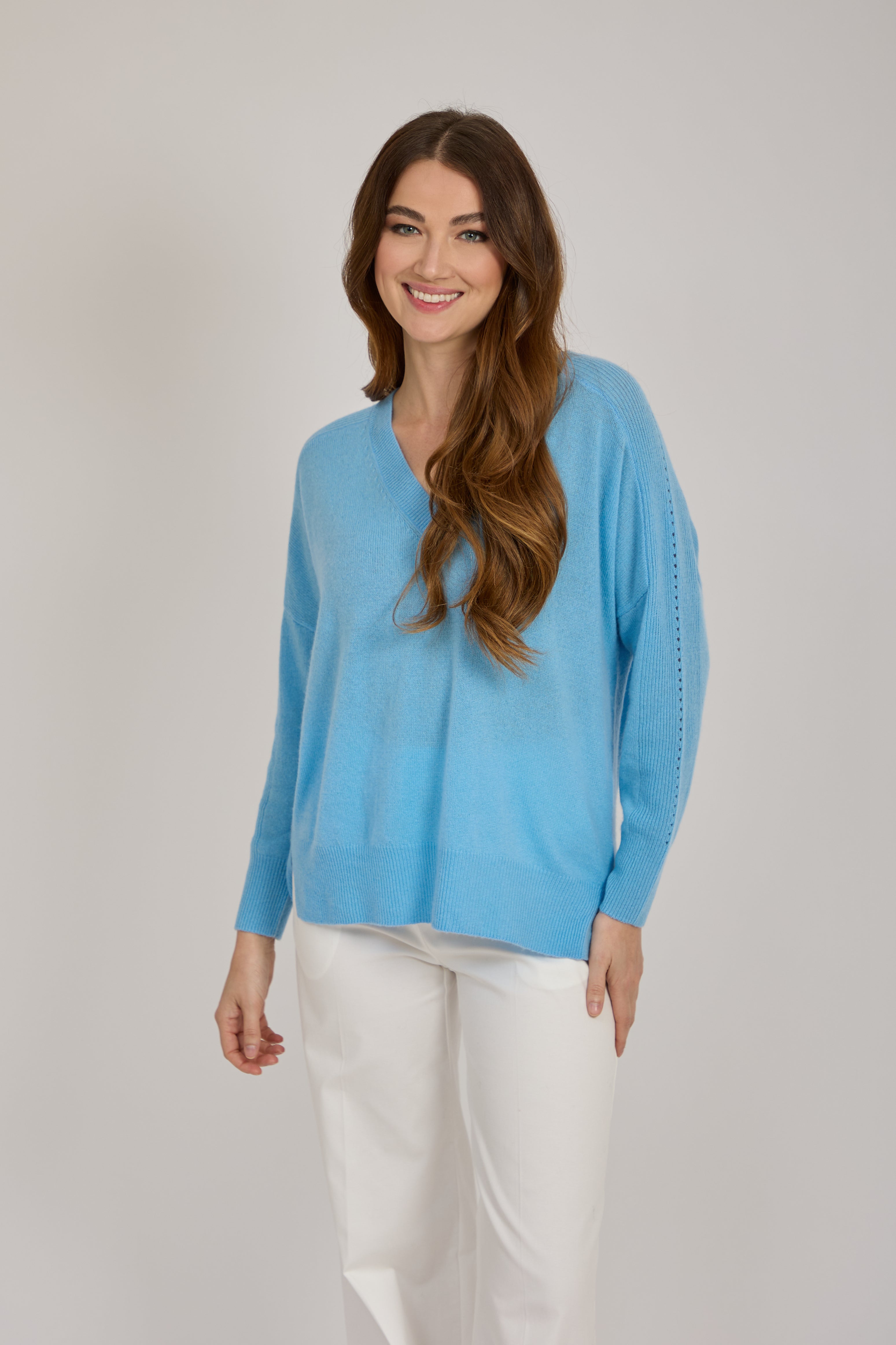 V NECK CASHMERE JUMPER-AZUR