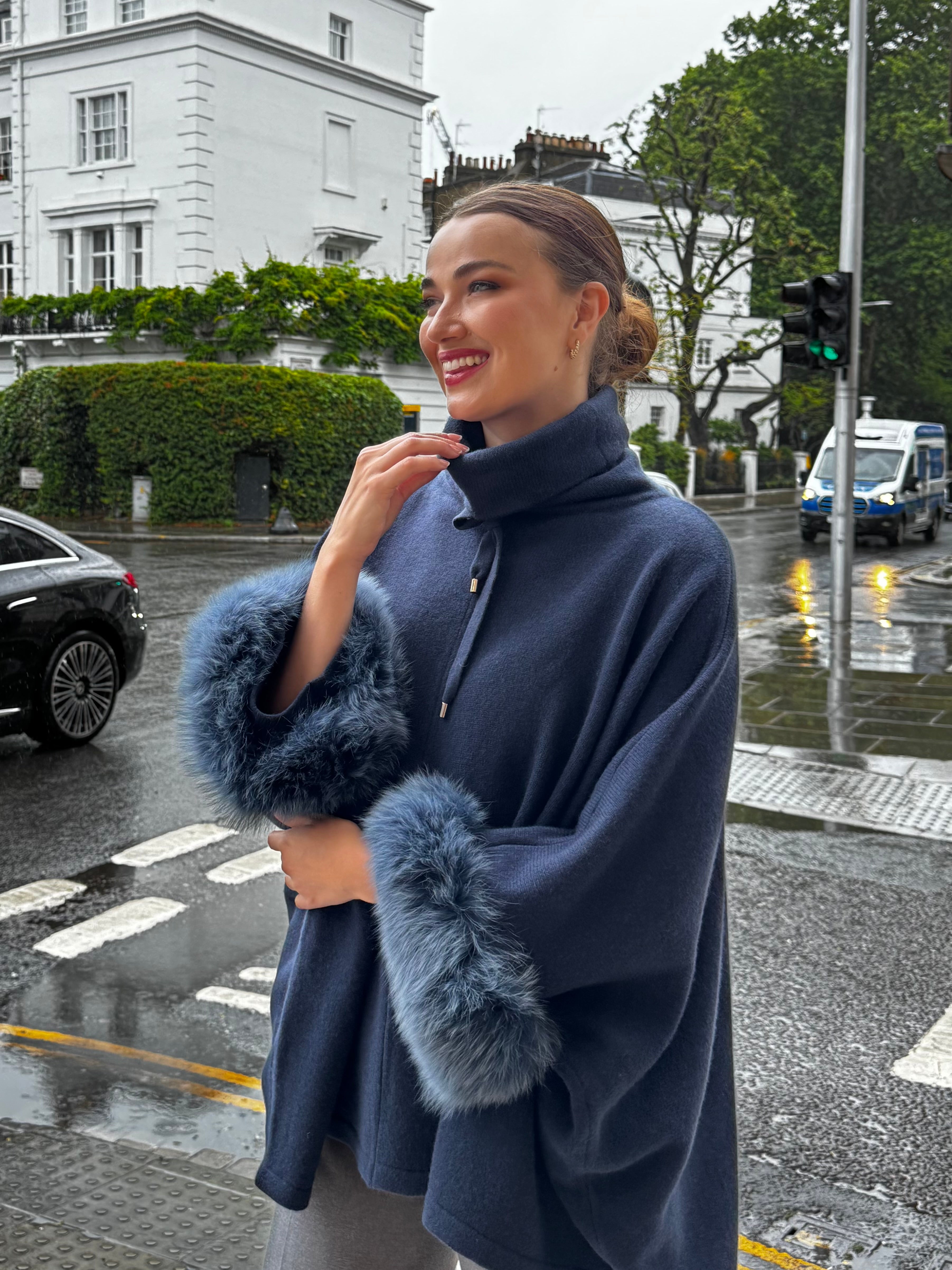 PONCHO WITH FOX CUFFS-NAVY