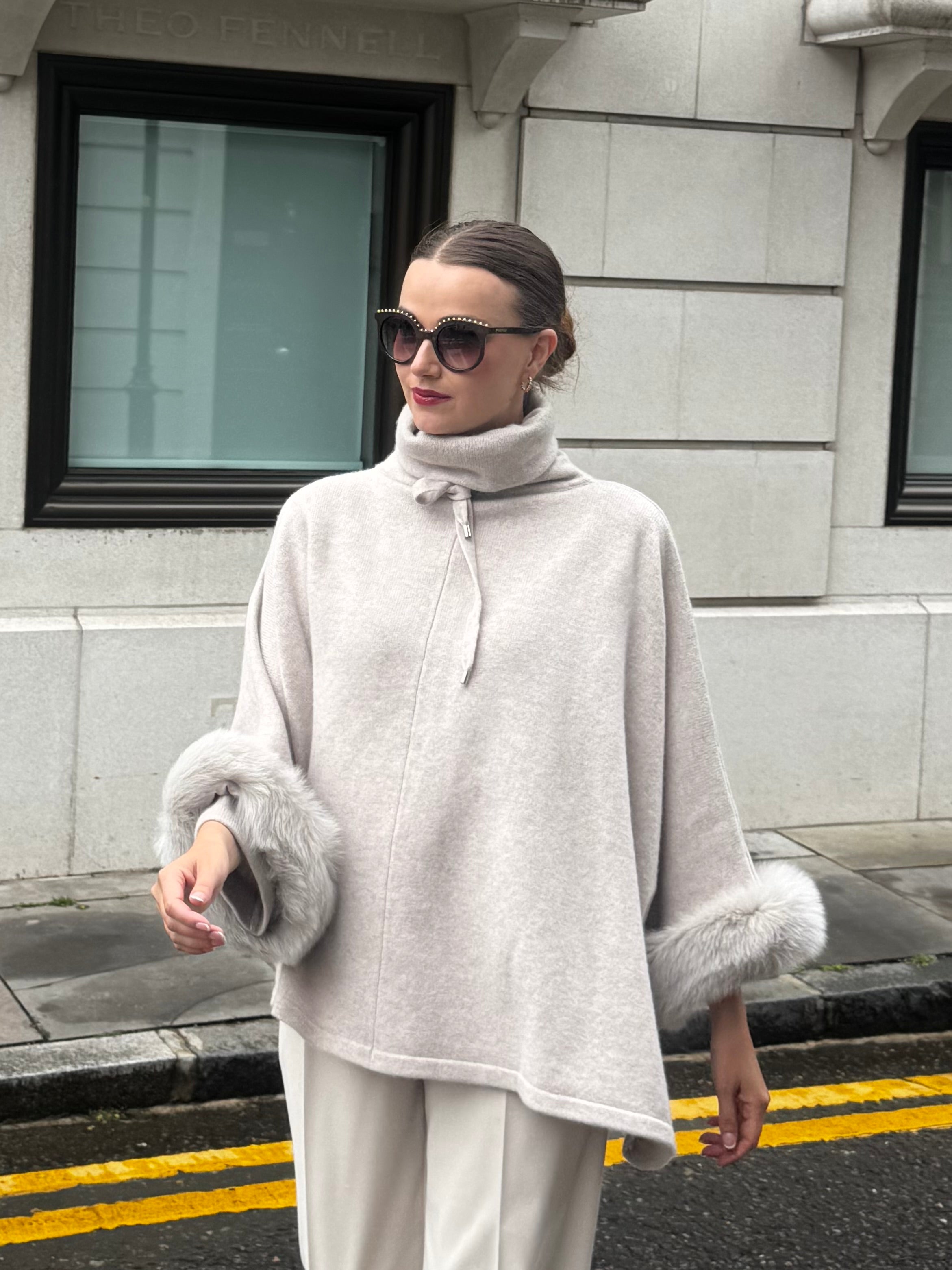 PONCHO WITH FOX CUFFS-BEIGE
