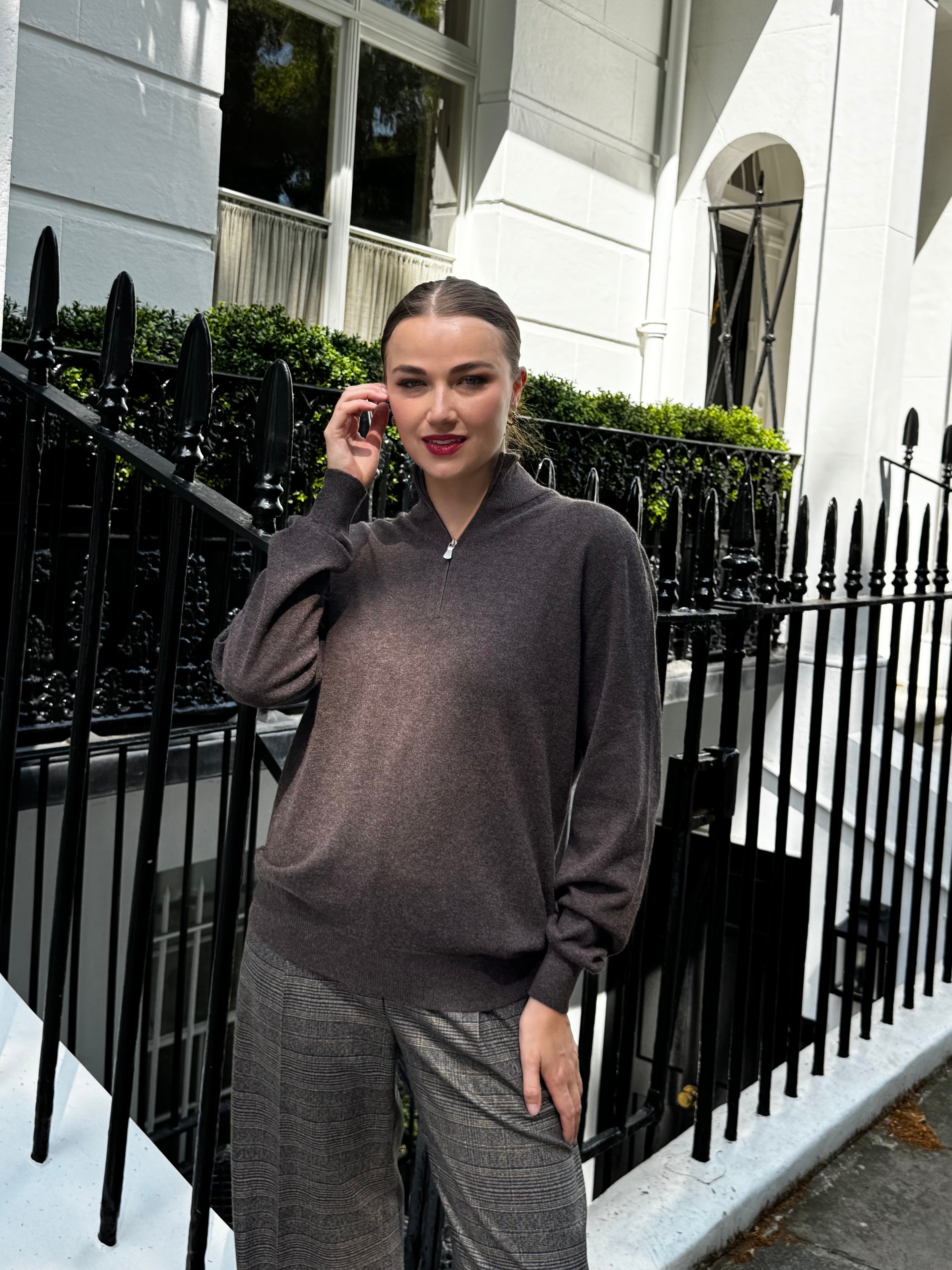 JUMPER WITH ZIP-BROWN