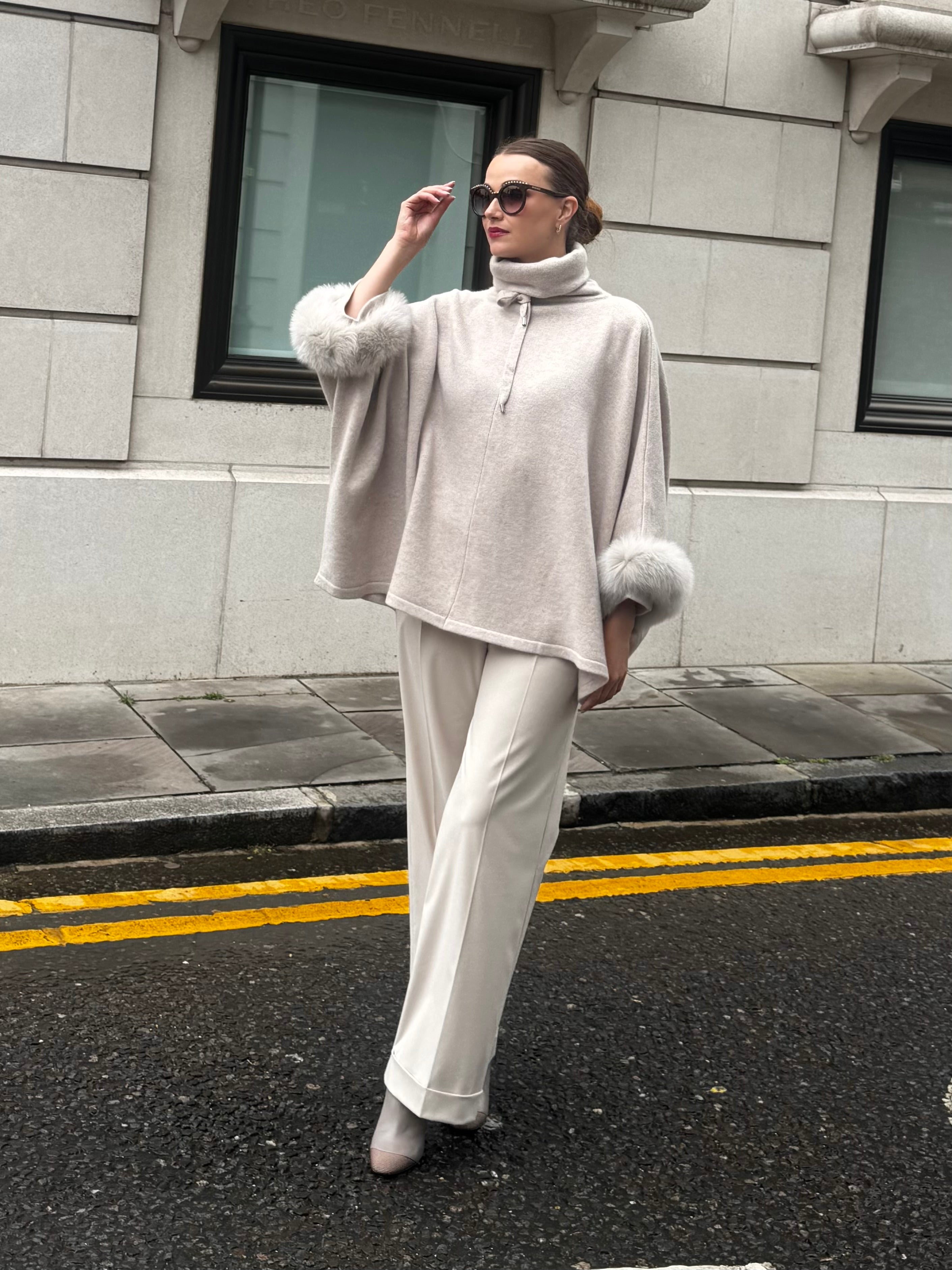 PONCHO WITH FOX CUFFS-BEIGE