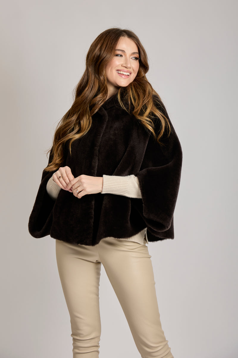 REVERSIBLE SHEARLING CAPE-BROWN