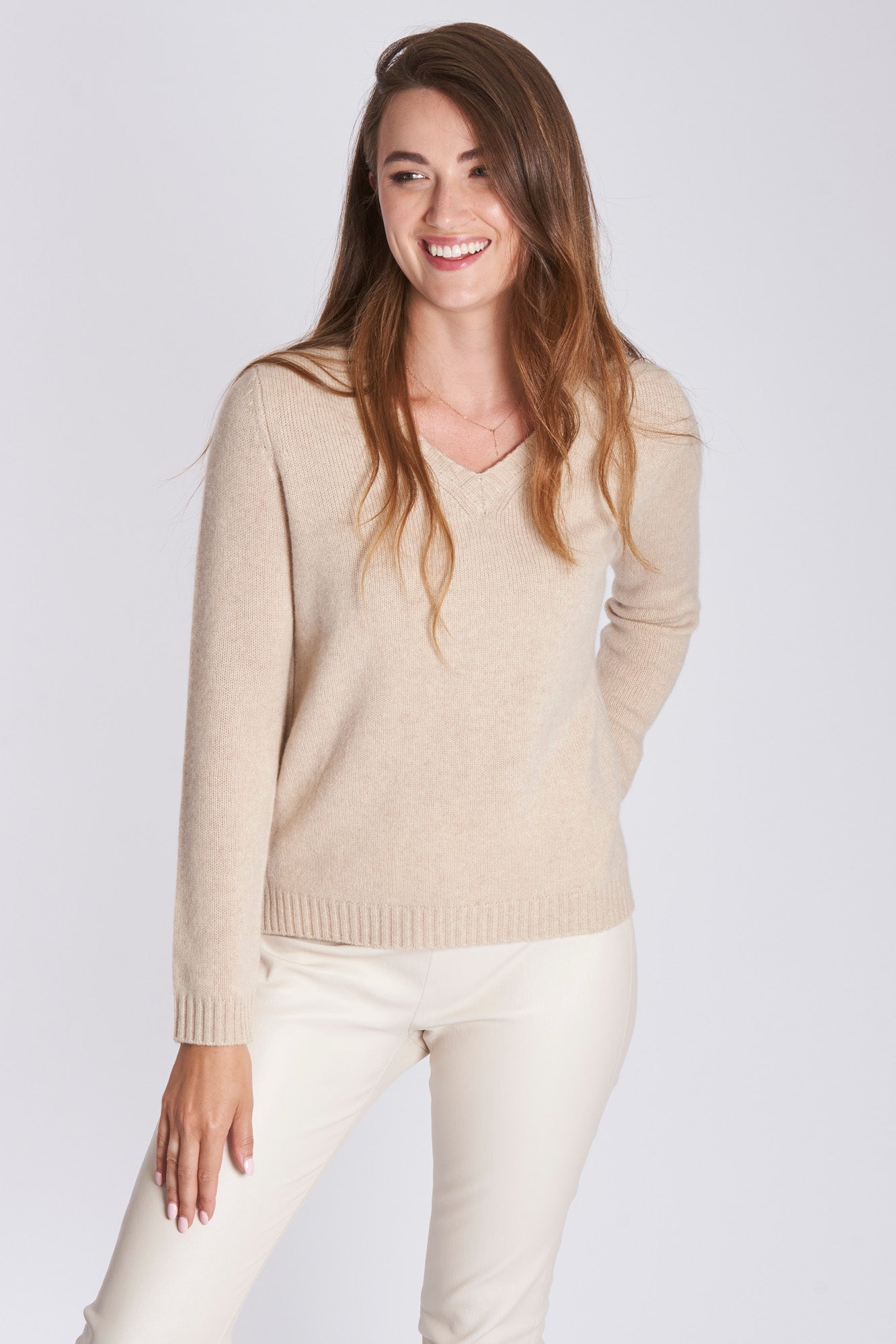 V NECK SWEATER - BEIGE