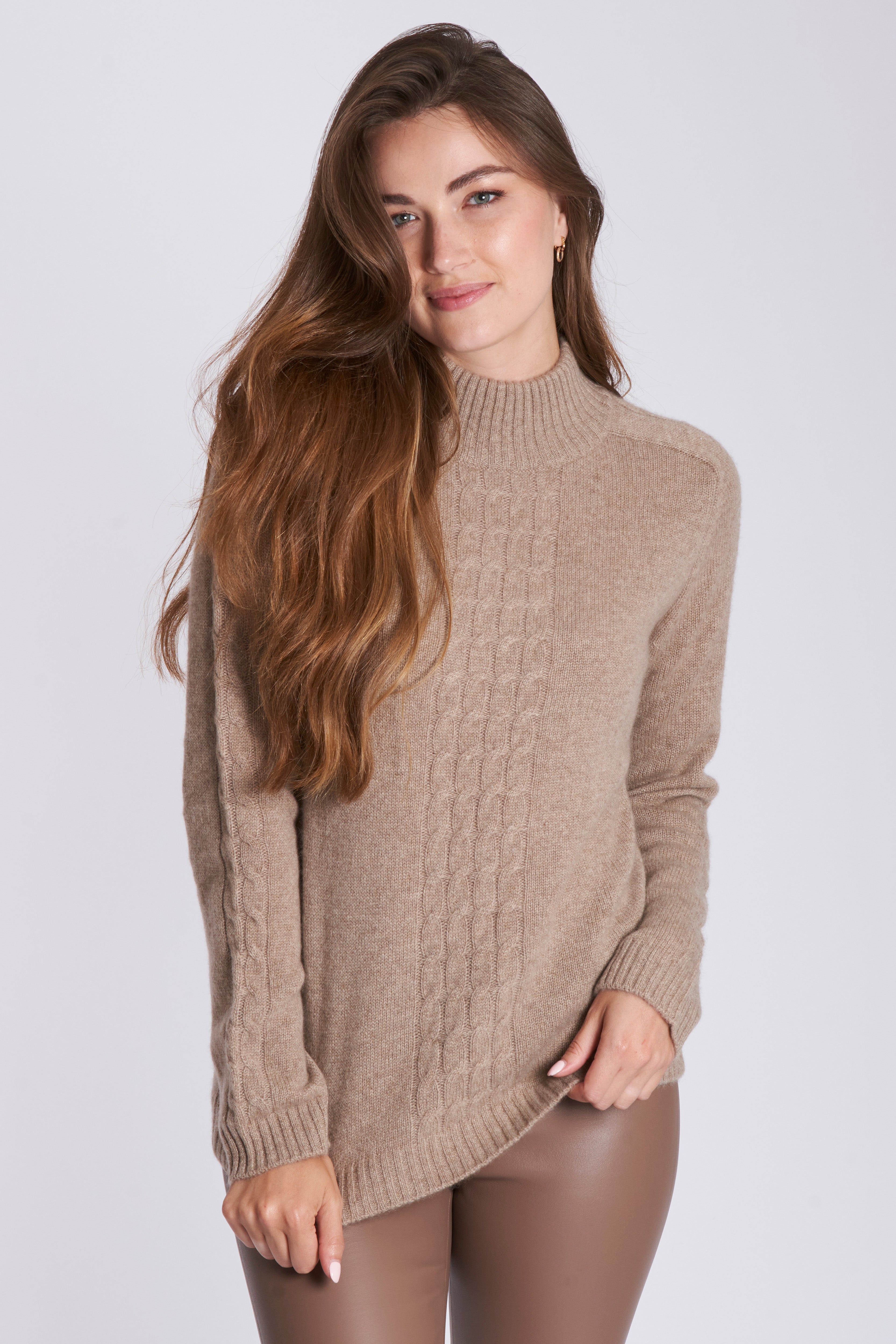 Pull à col roulé en cachemire torsadé Noisette