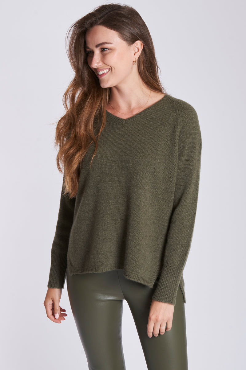 V NECK JUMPER - VEGETAL