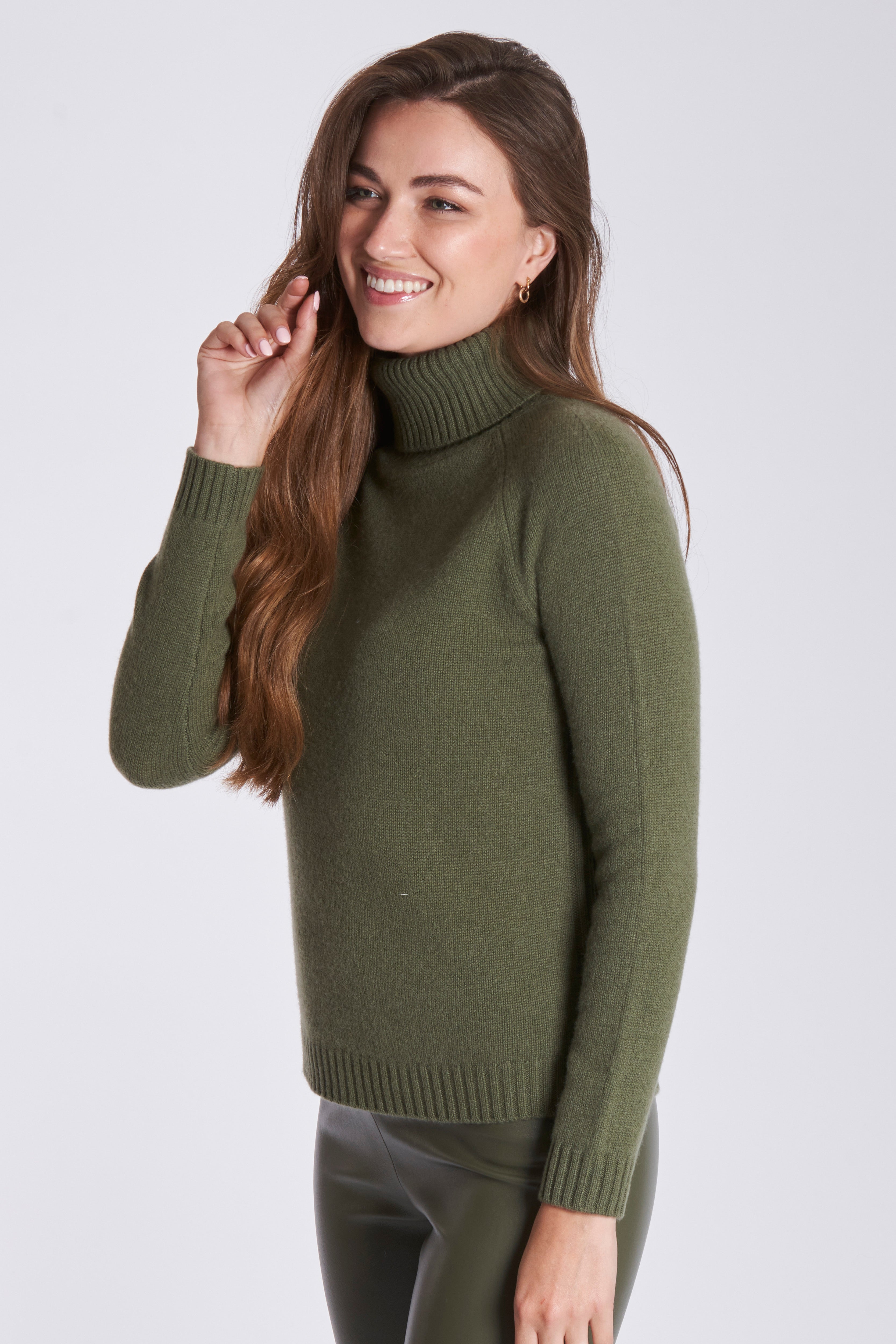 TURTLE NECK DETAILS SLIT SIDE - SPRUCE GREEN