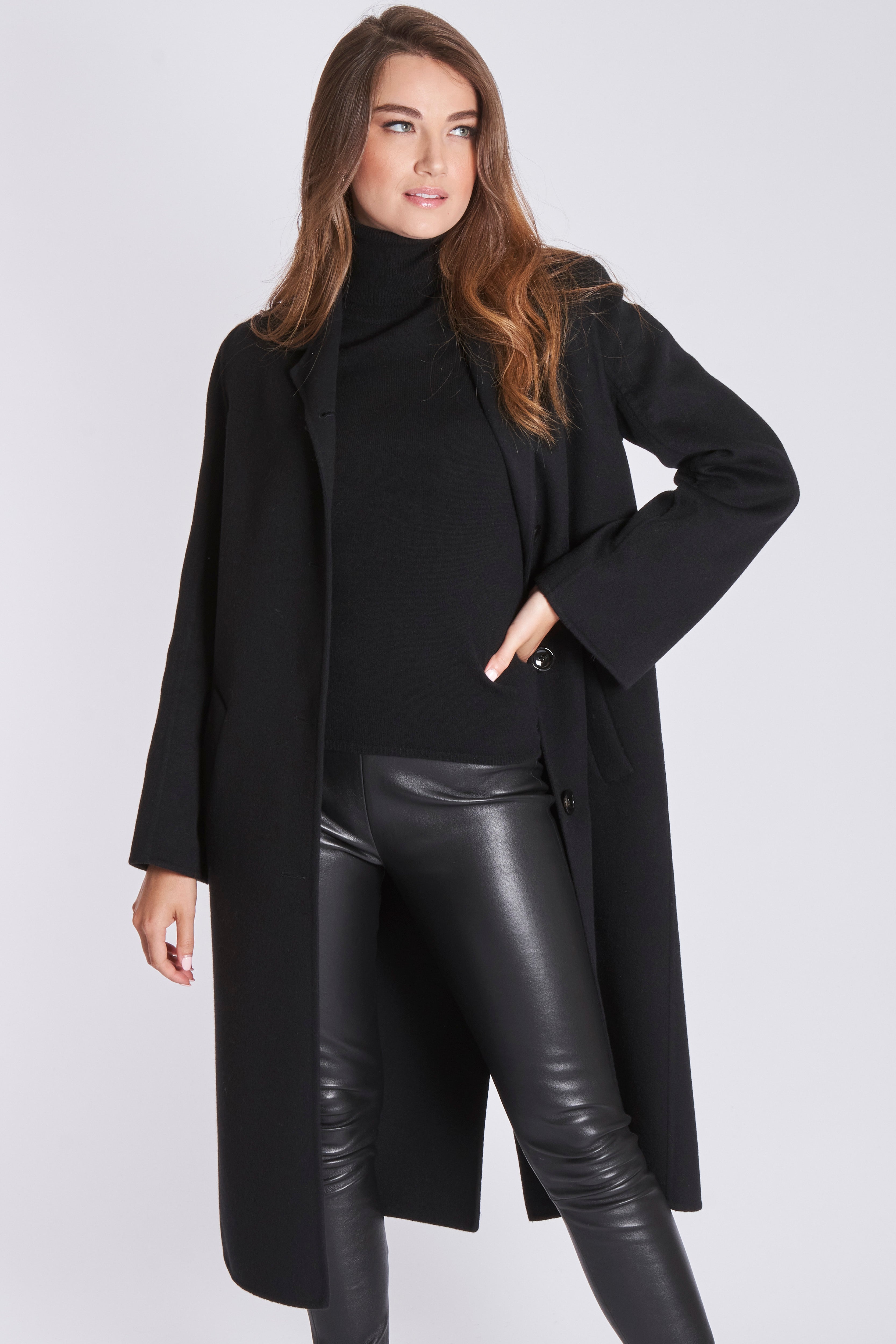 Manteau intemporel en cachemire noir