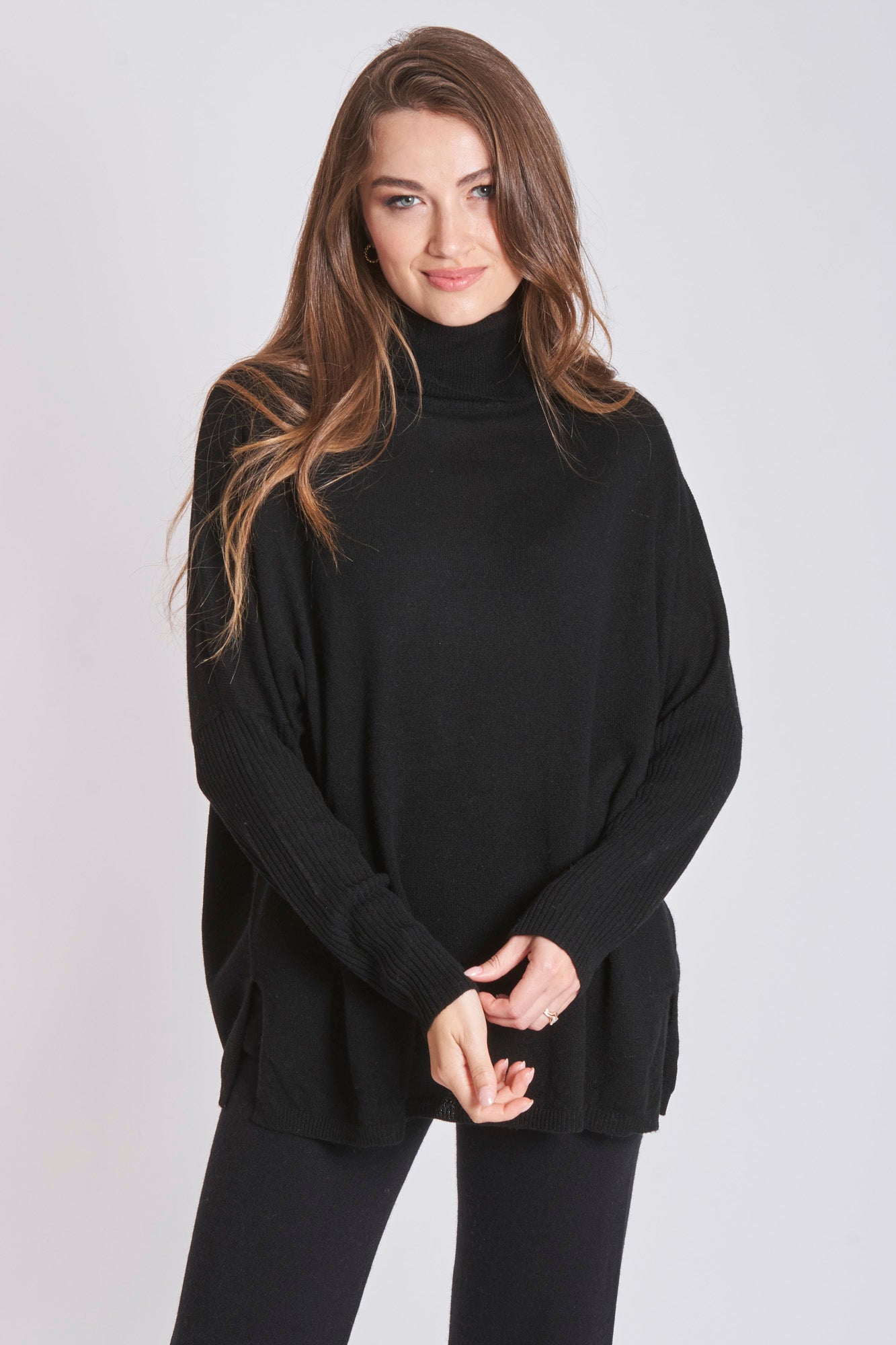 Poncho col montant en cachemire noir