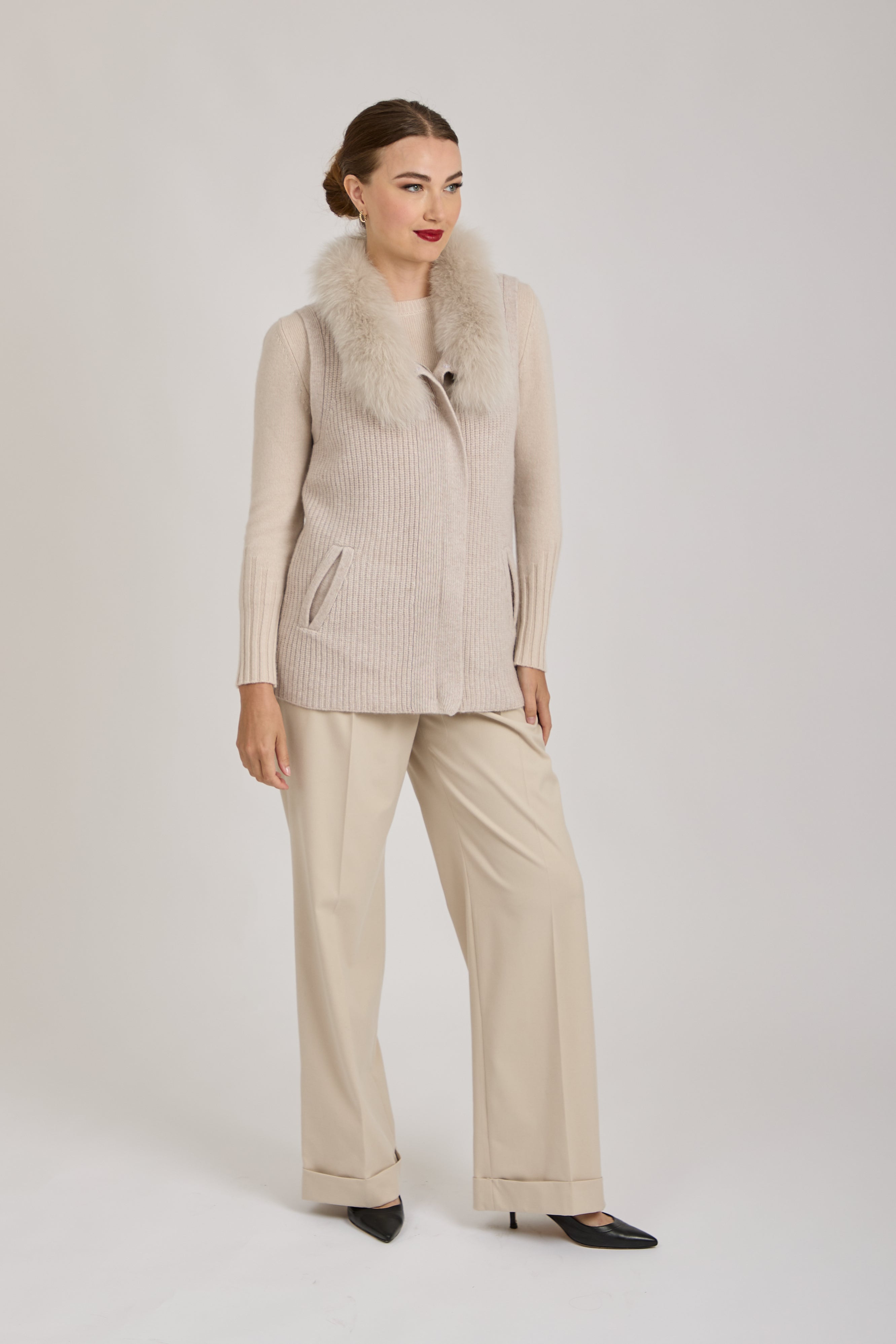 VEST  WITH FOX COLLAR- BEIGE