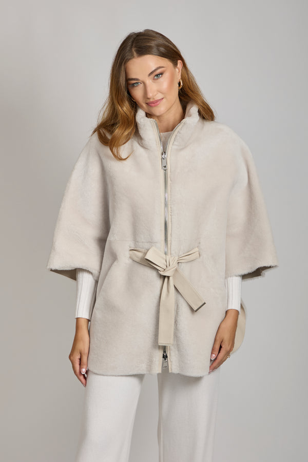 REVERSIBLE SHEARLING CAPE-MILK