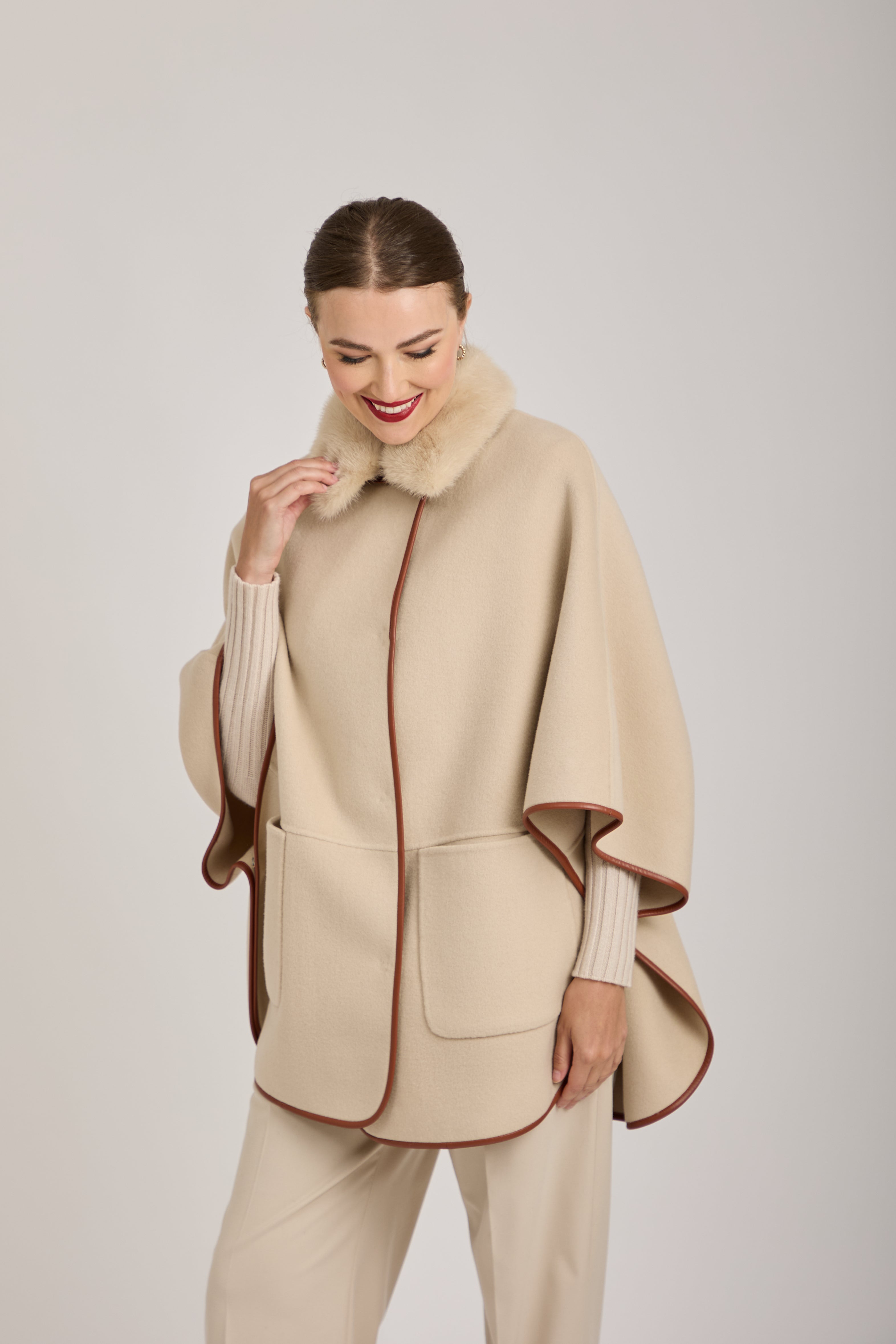 CAPE WITH MINK COLLAR-BEIGE