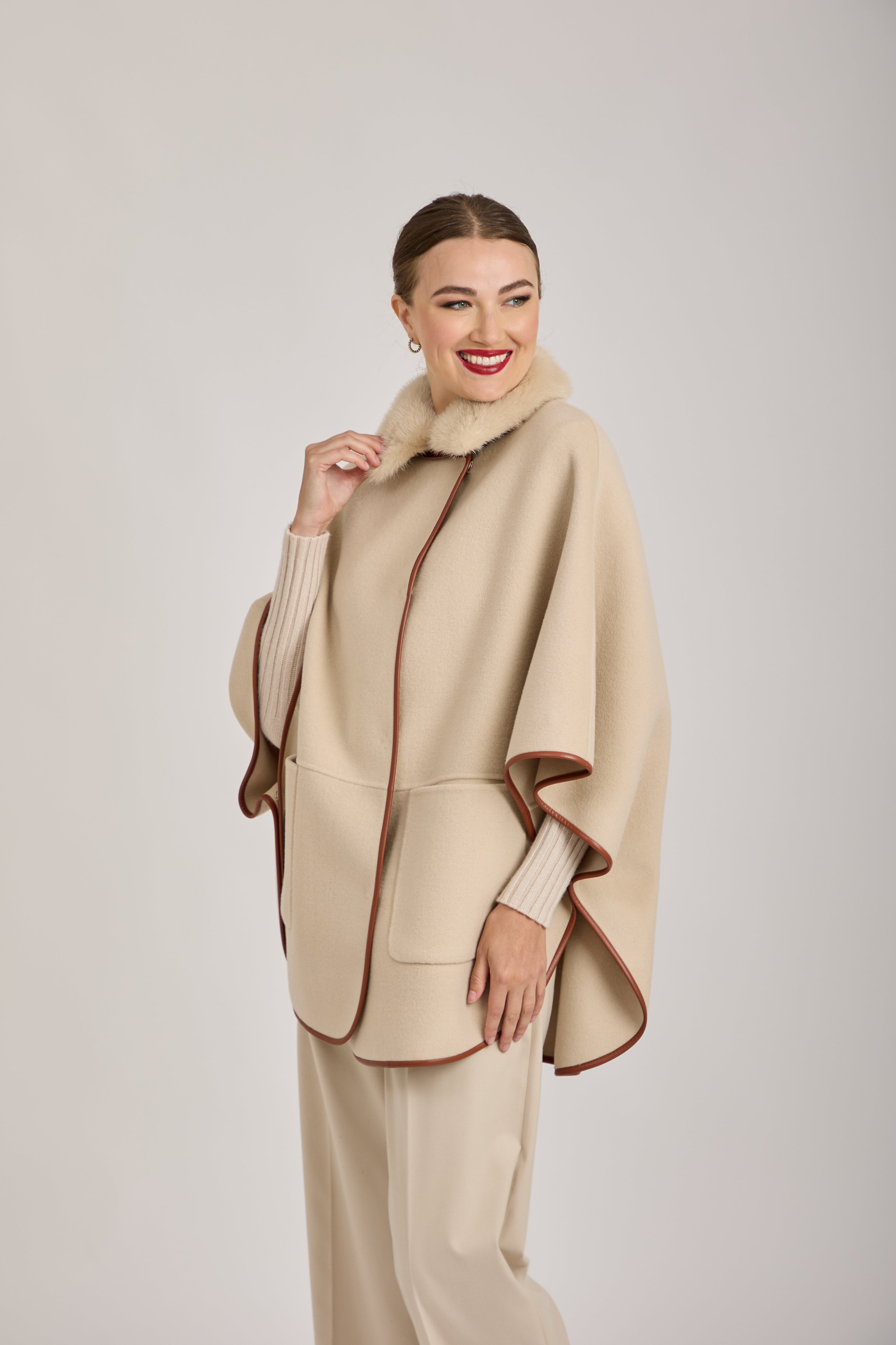 CAPE WITH MINK COLLAR-BEIGE