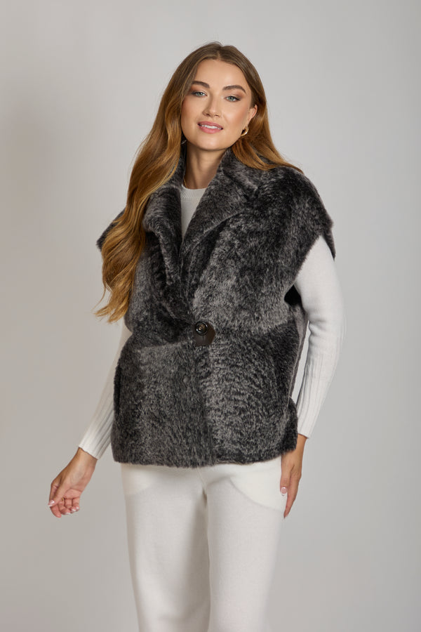 REVERSIBLE SHEARLING CAPE-CARRUBA