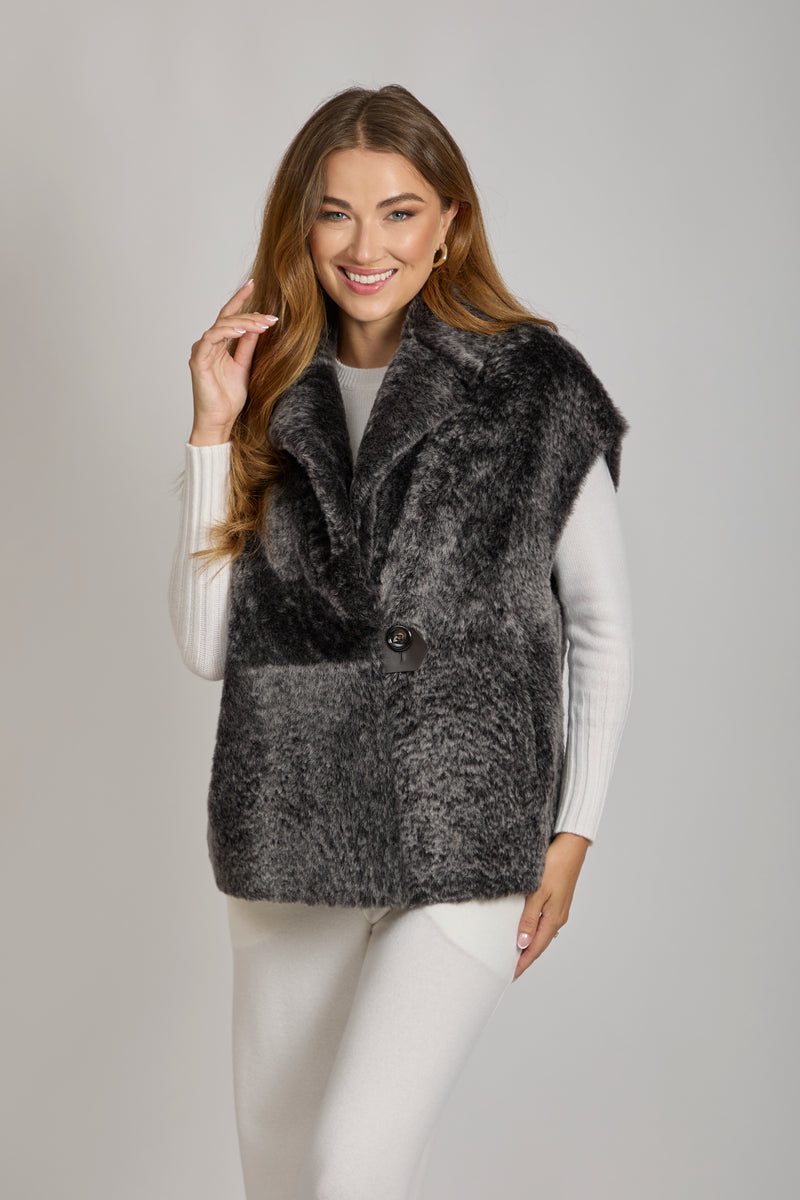 REVERSIBLE SHEARLING CAPE-CARRUBA