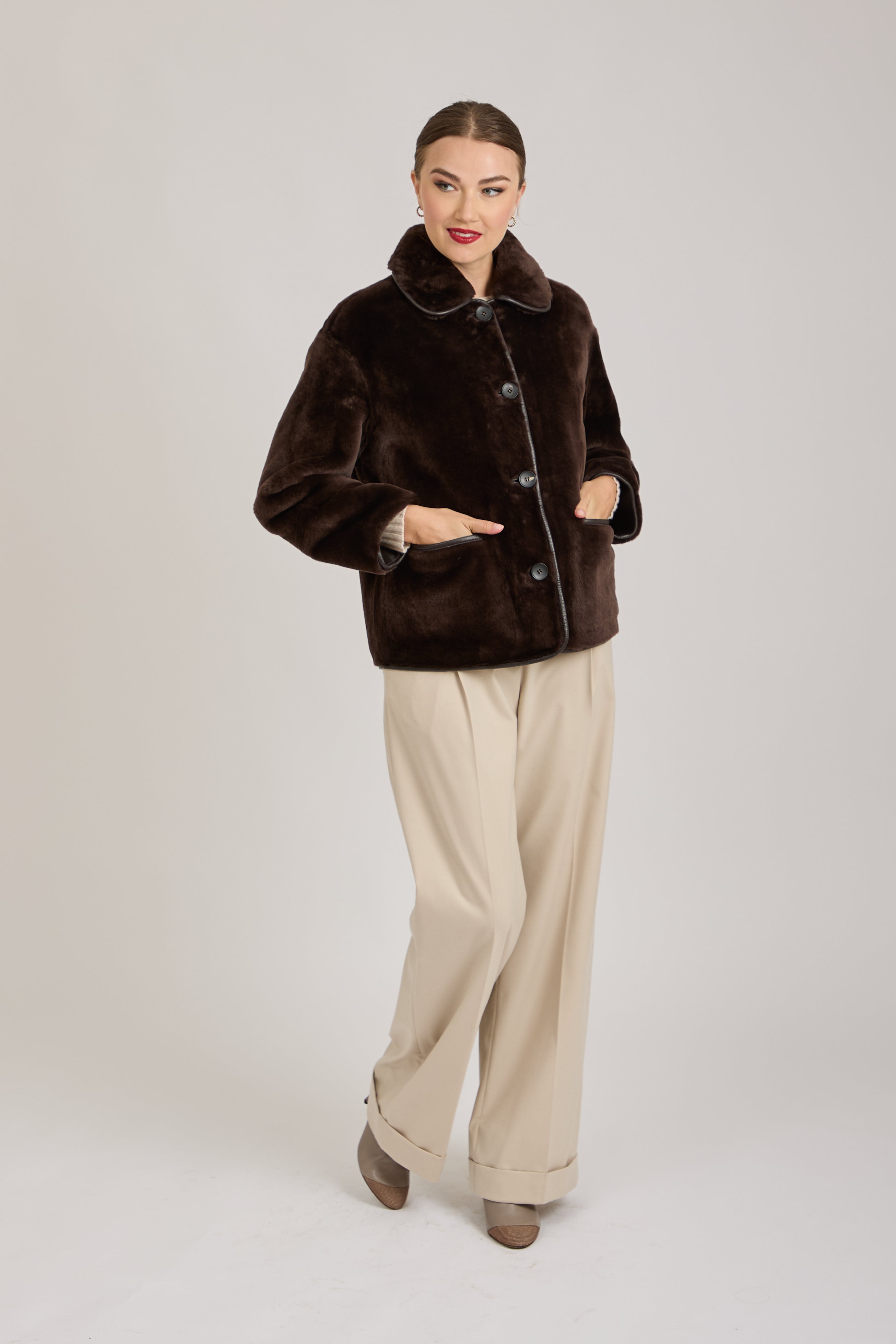 REVERSIBLE SHORT SHEARLING JACKET- FONDENTE