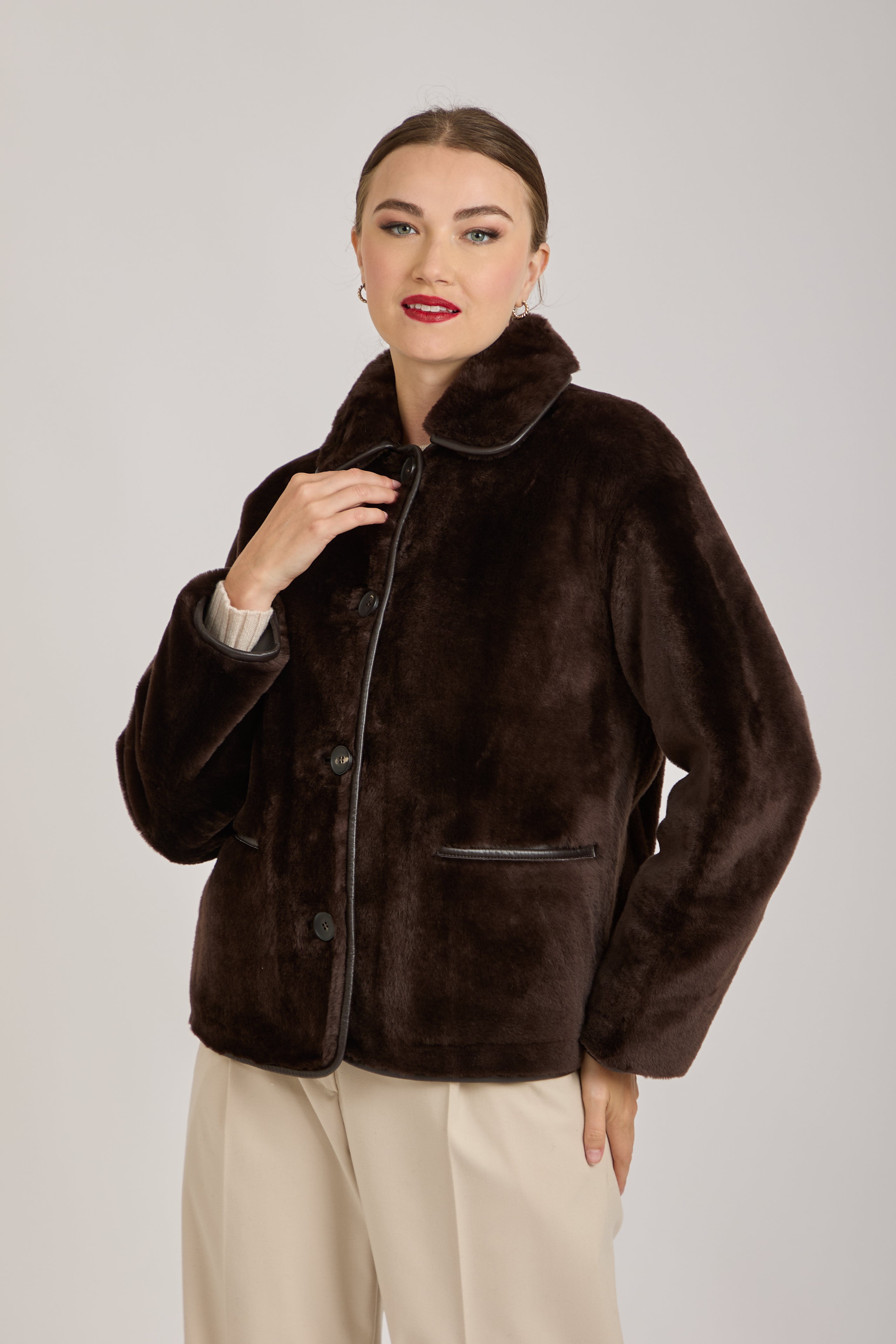 REVERSIBLE SHORT SHEARLING JACKET- FONDENTE
