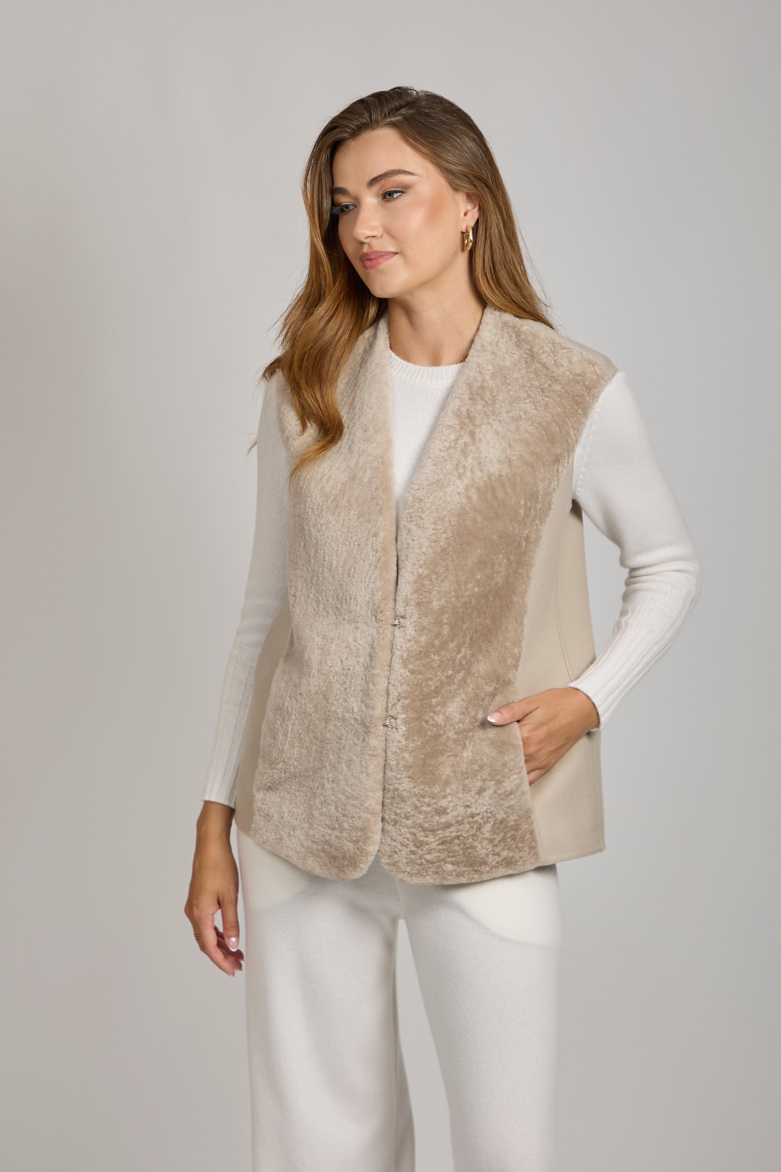 Gilet réversible en peau lainée et cachemire beige