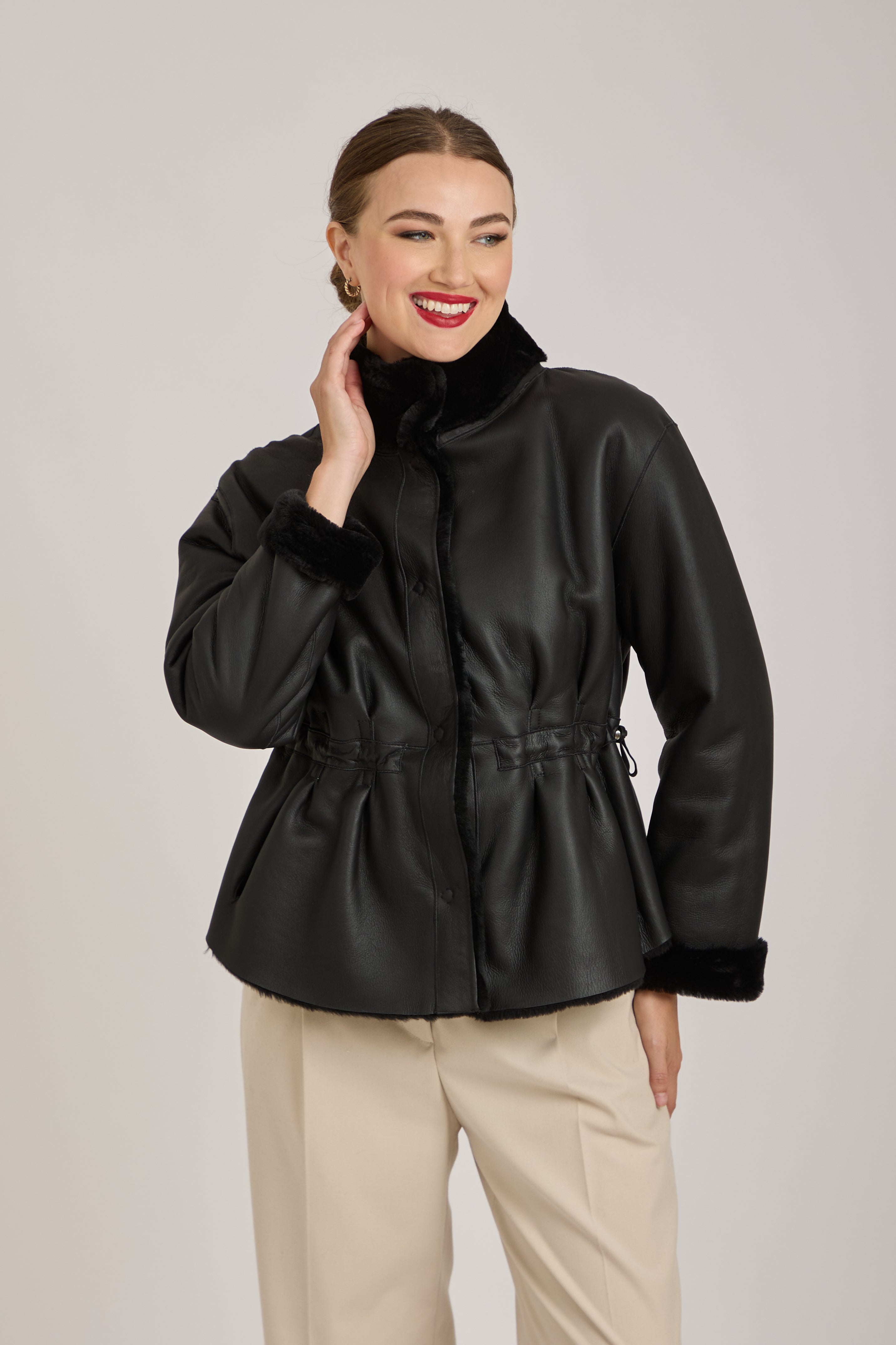 REVERSIBLE SHEARLING -BLACK