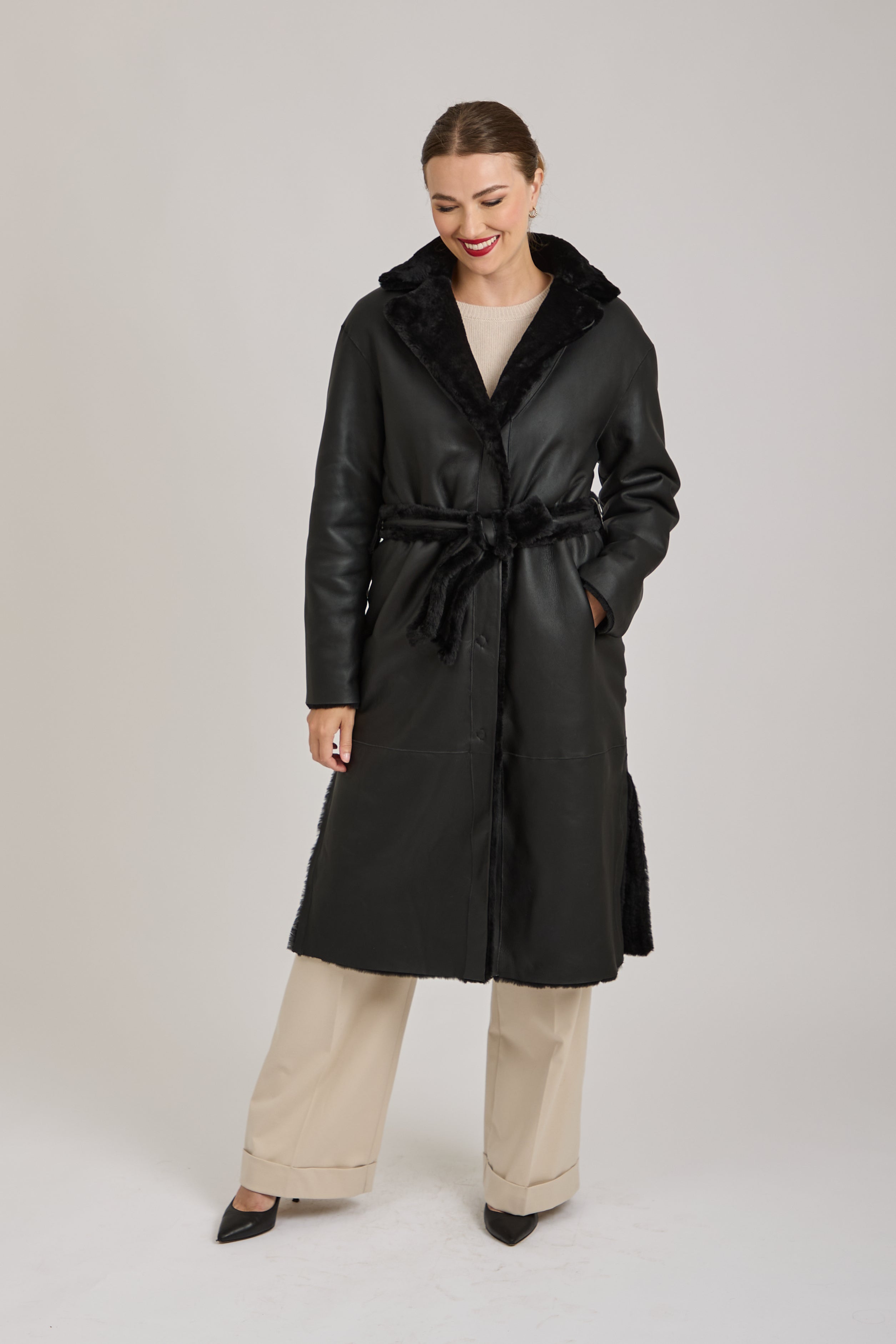 REVERSIBLE LONG SHEARLING-BLACK