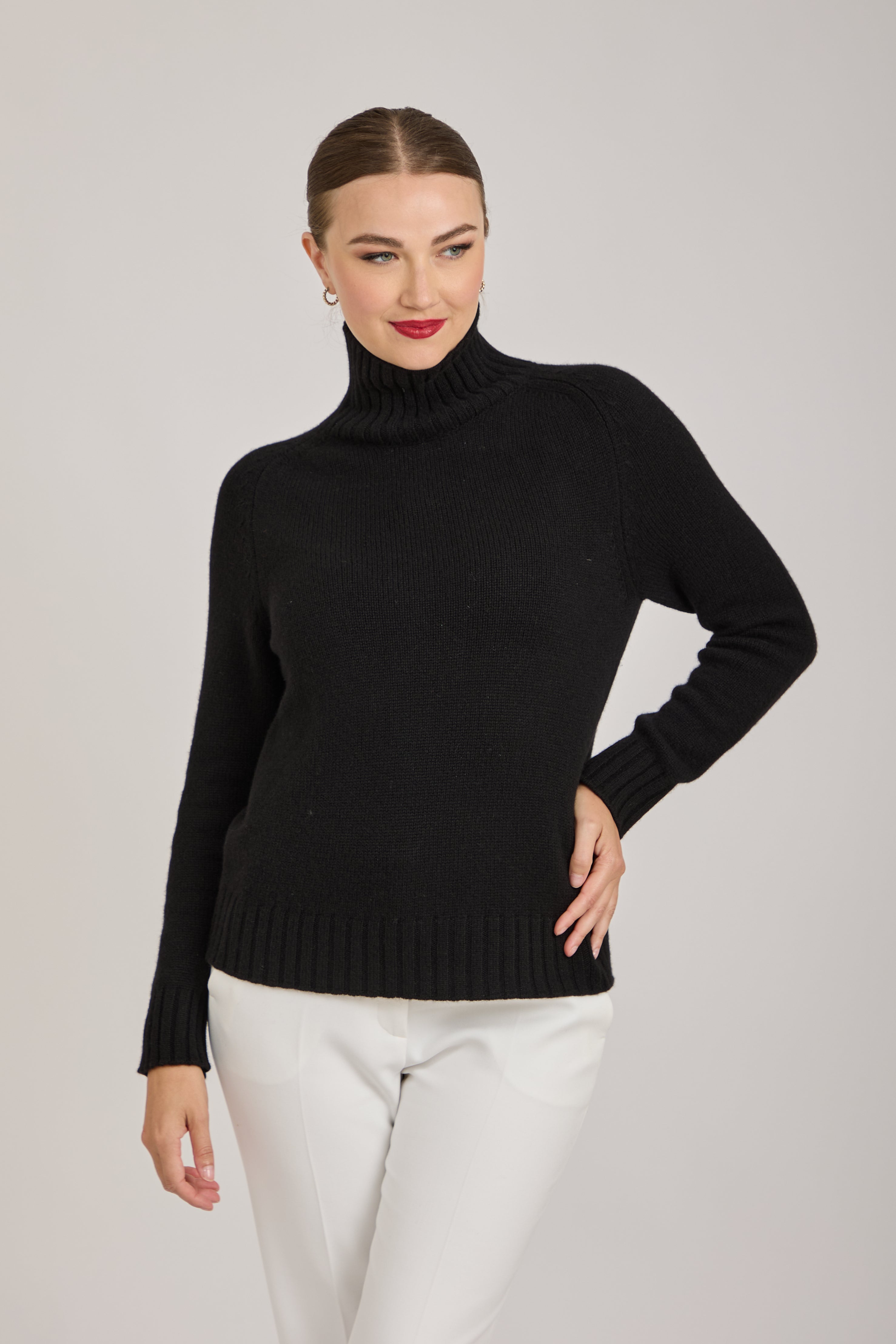 TURTLE NECK JUMPER-BLACK