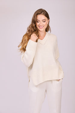 THICK V NECK JUMPER - OFF WHITE