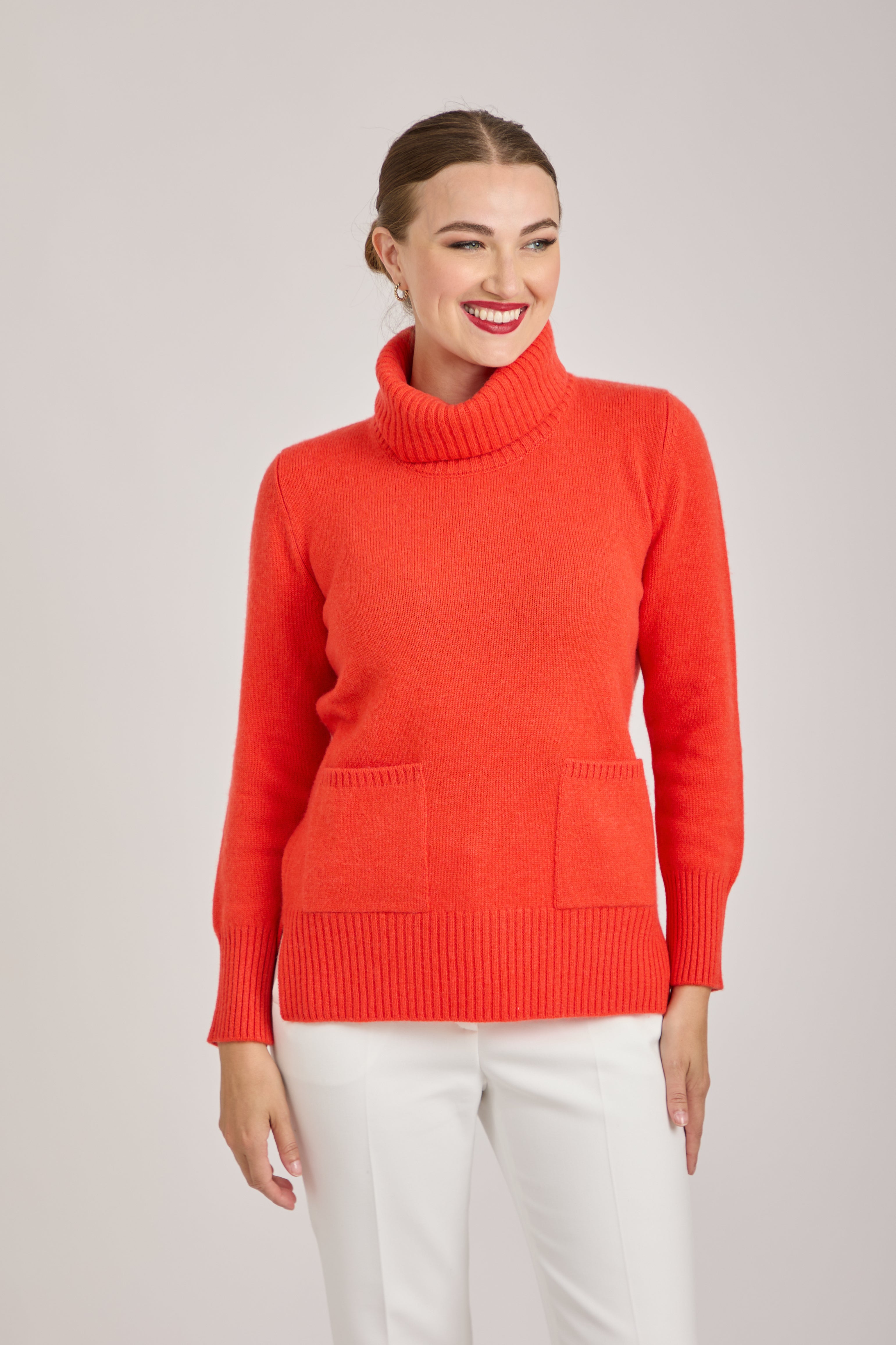TURTLE NECK WITH POCKETS - CORAL