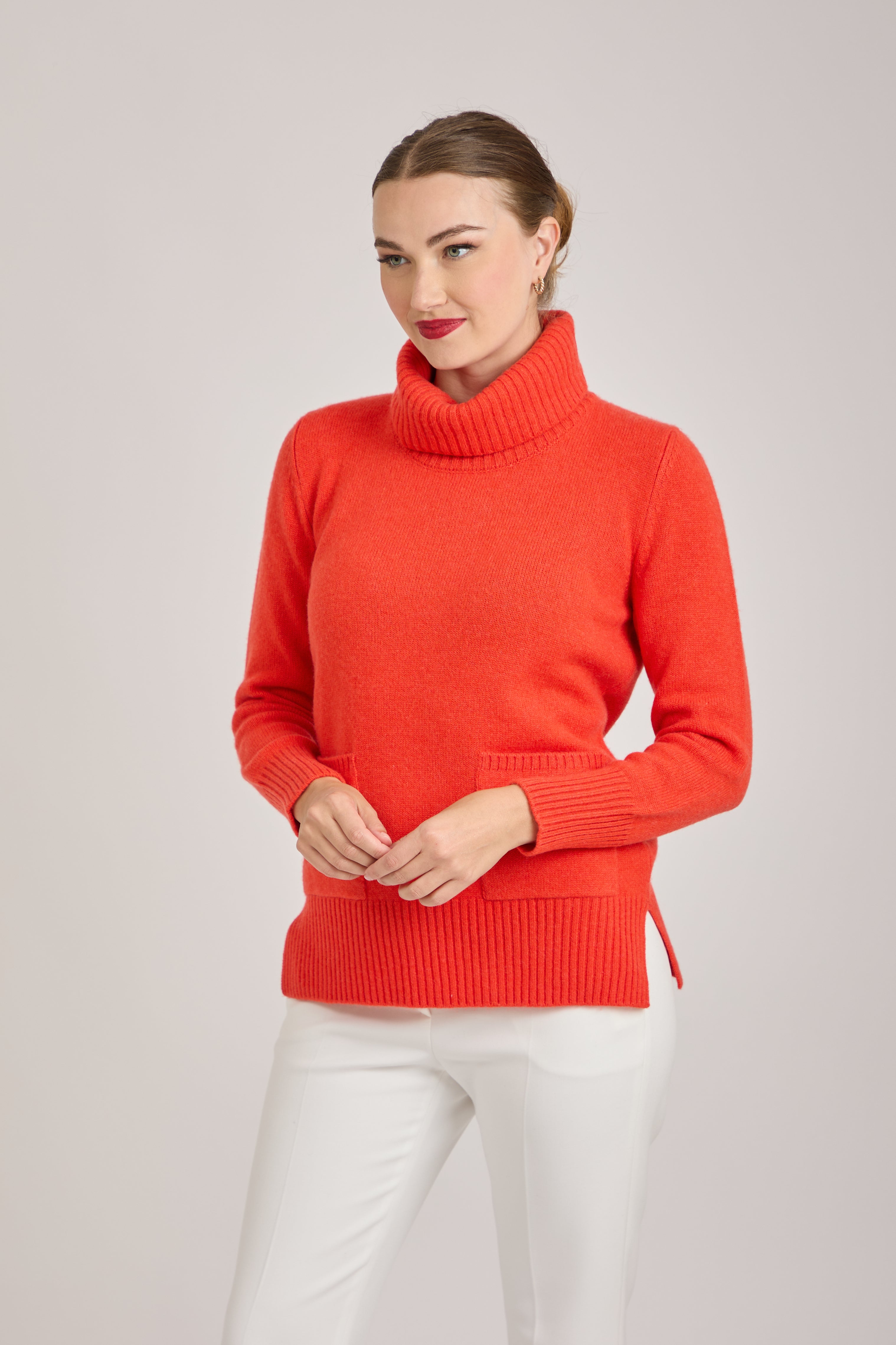 TURTLE NECK WITH POCKETS - CORAL