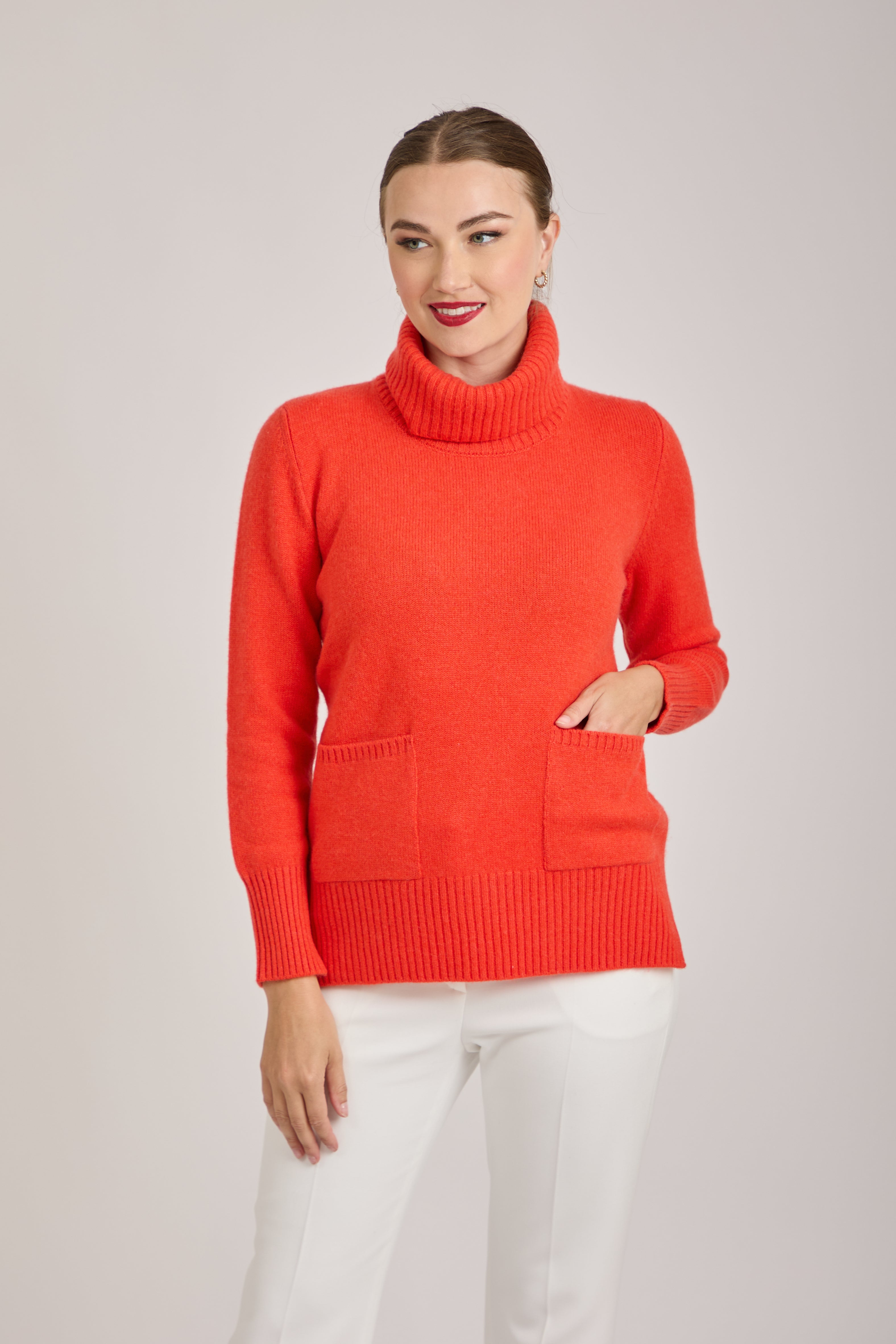TURTLE NECK WITH POCKETS - CORAL