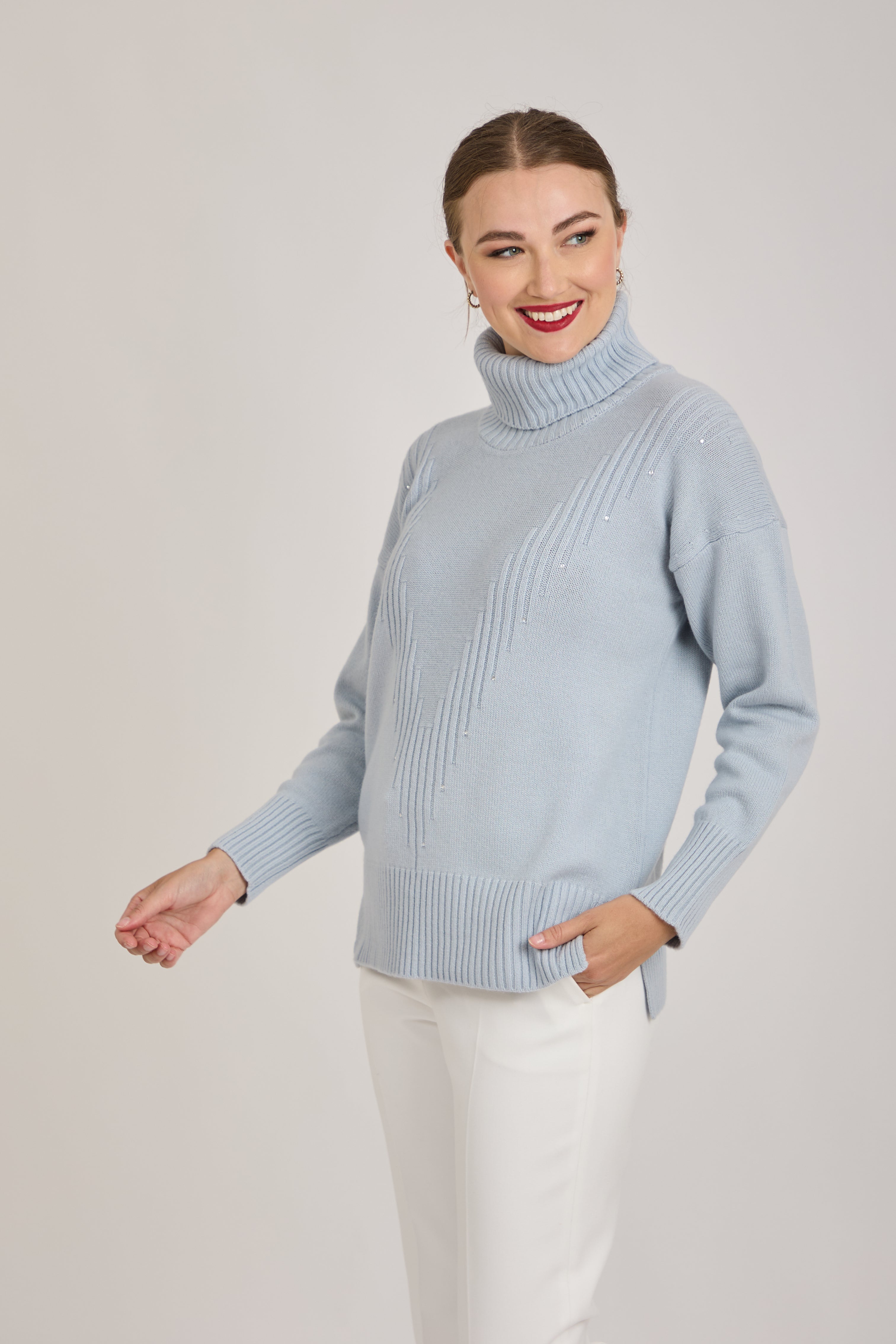 TURTLE NECK DIAMOND CABLE SWEATER - ICE BLUE