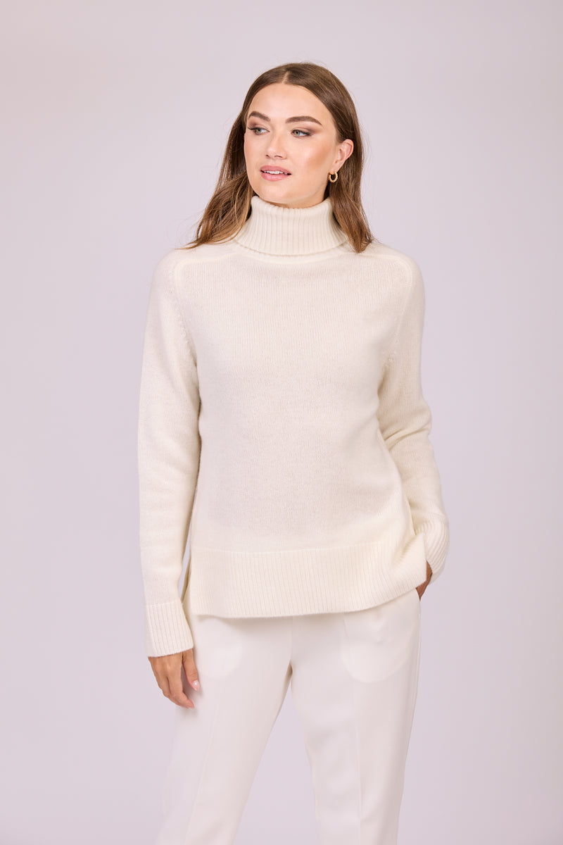 THICK TURTLE NECK - OFF WHITE