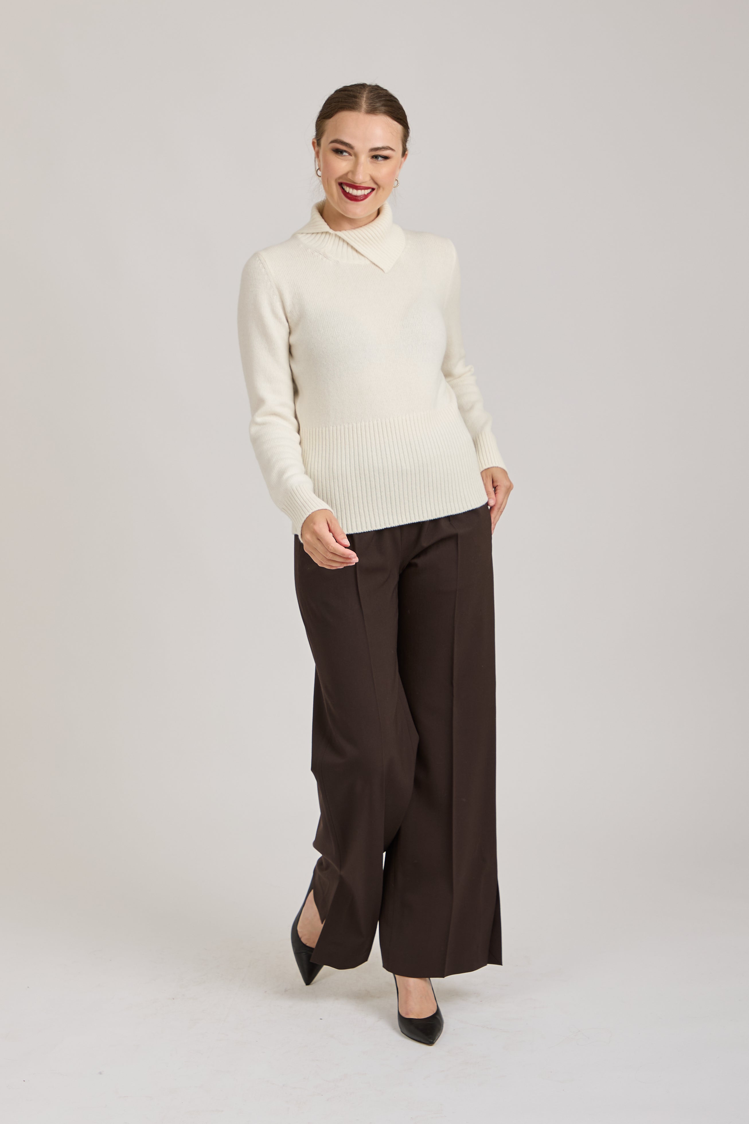 TROUSERS-MARRONE