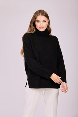 THICK TURTLE NECK JUMPER WHIT SLITS - BLACK