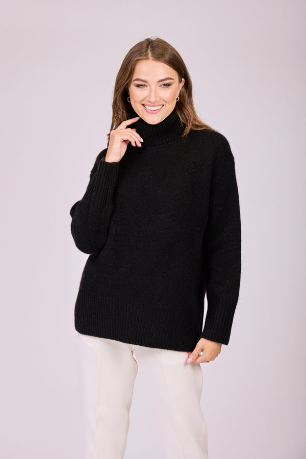 THICK TURTLE NECK JUMPER WHIT SLITS - BLACK