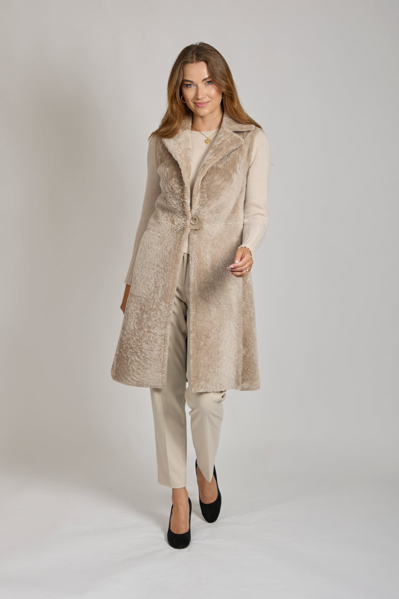 CURLY SHEARLING VEST-BEIGE