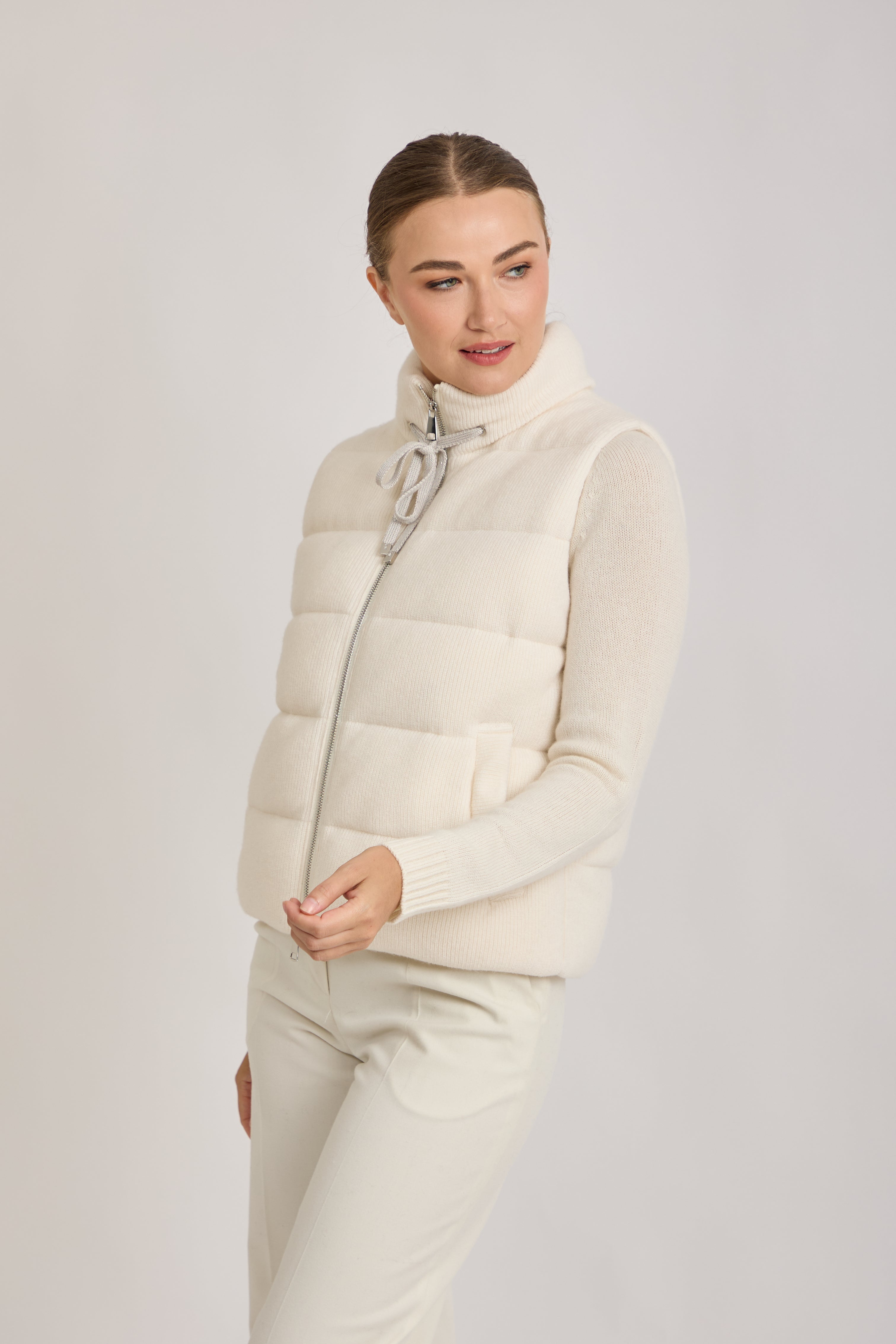 CASHMERE VEST-LATTE