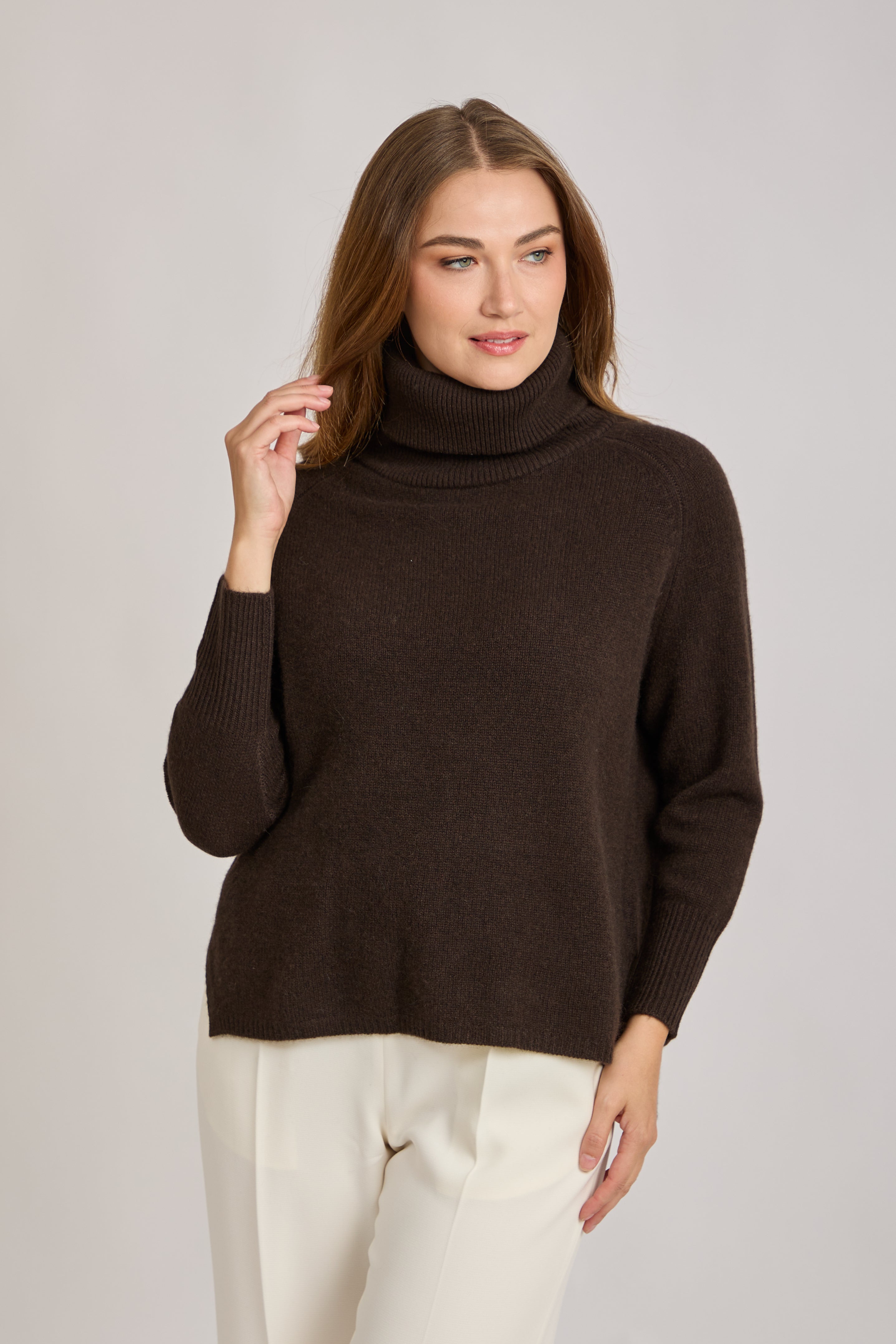 HIGH NECK CASHMERE JUMPER- AMERICANO
