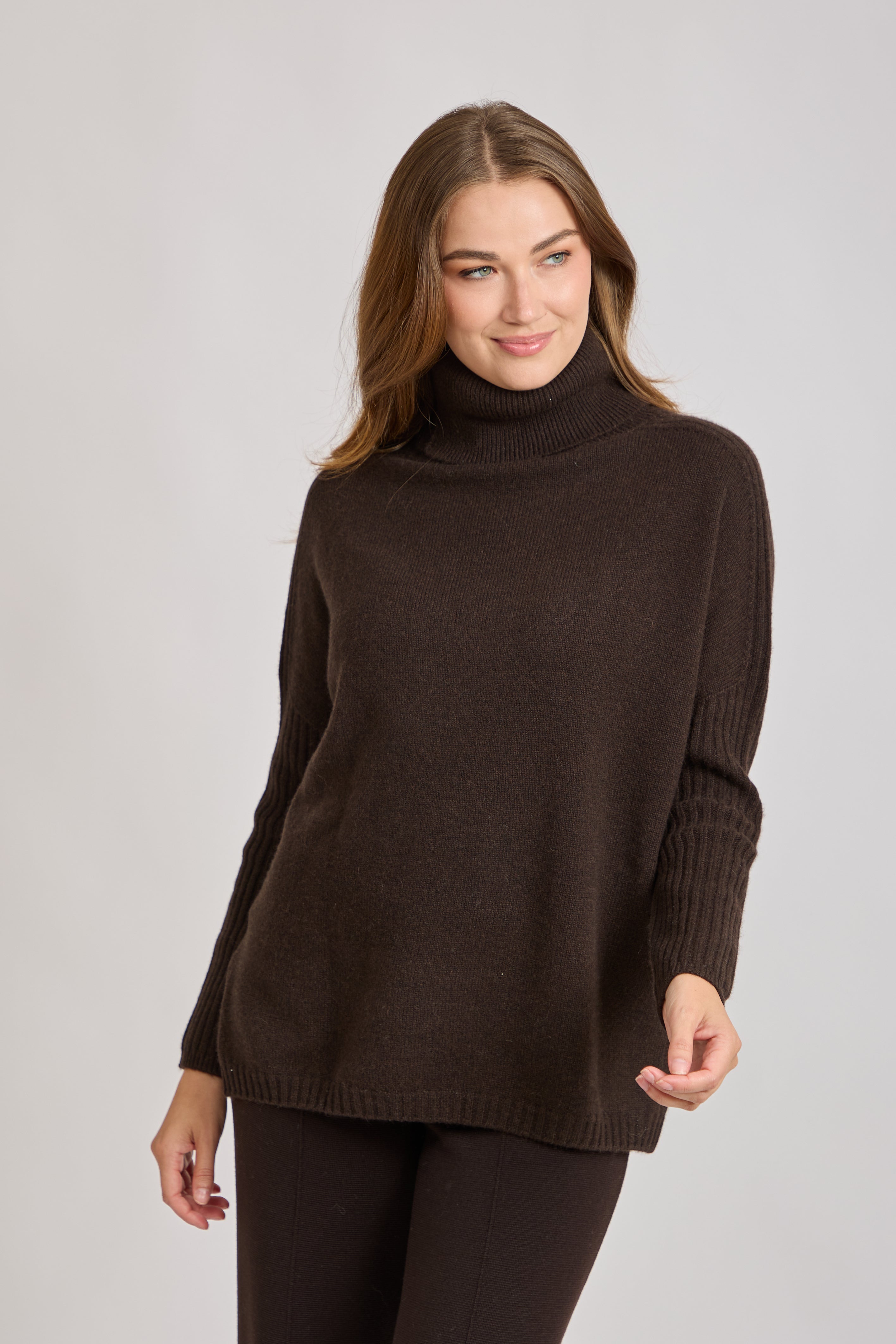 HIGH NECK CASHMERE JUMPER- BROWN