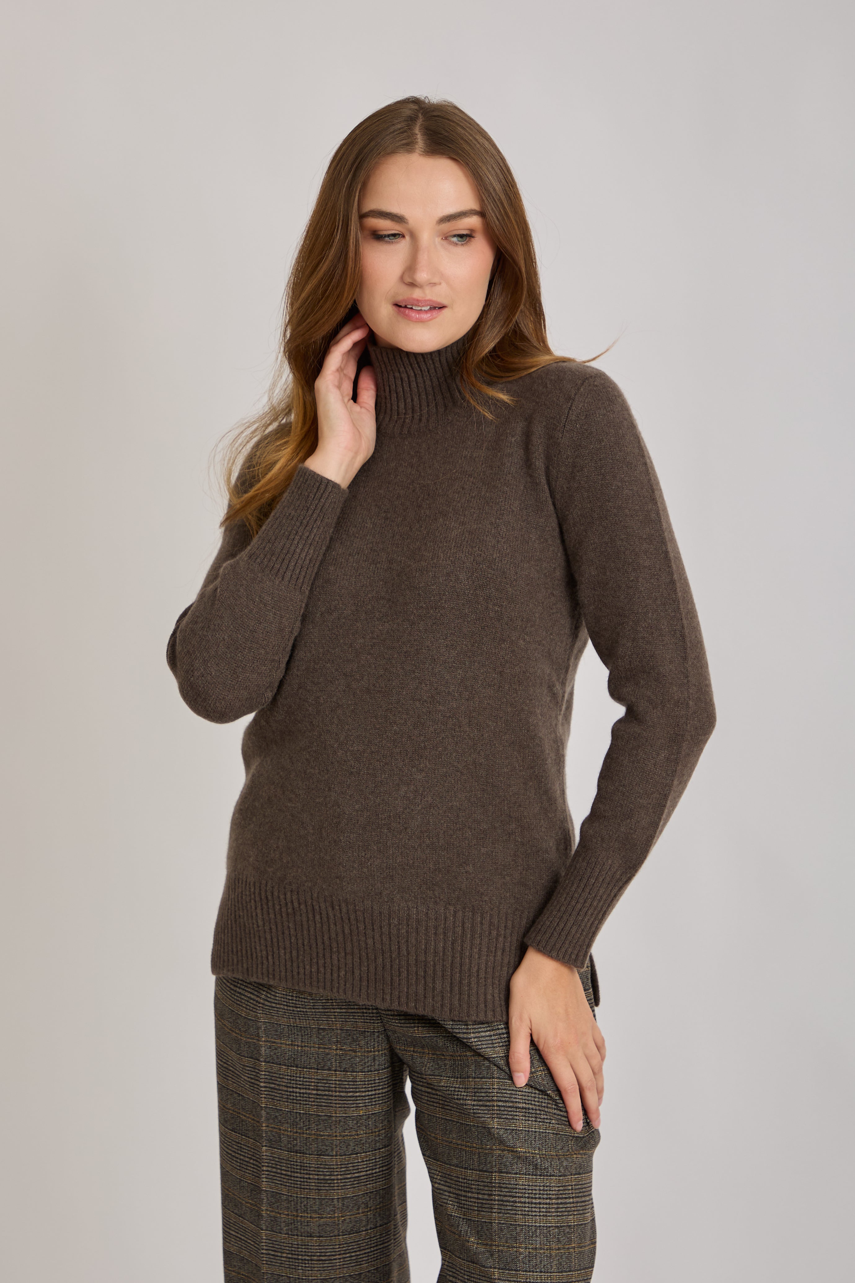 HIGH NECK JUMPER-BROWN