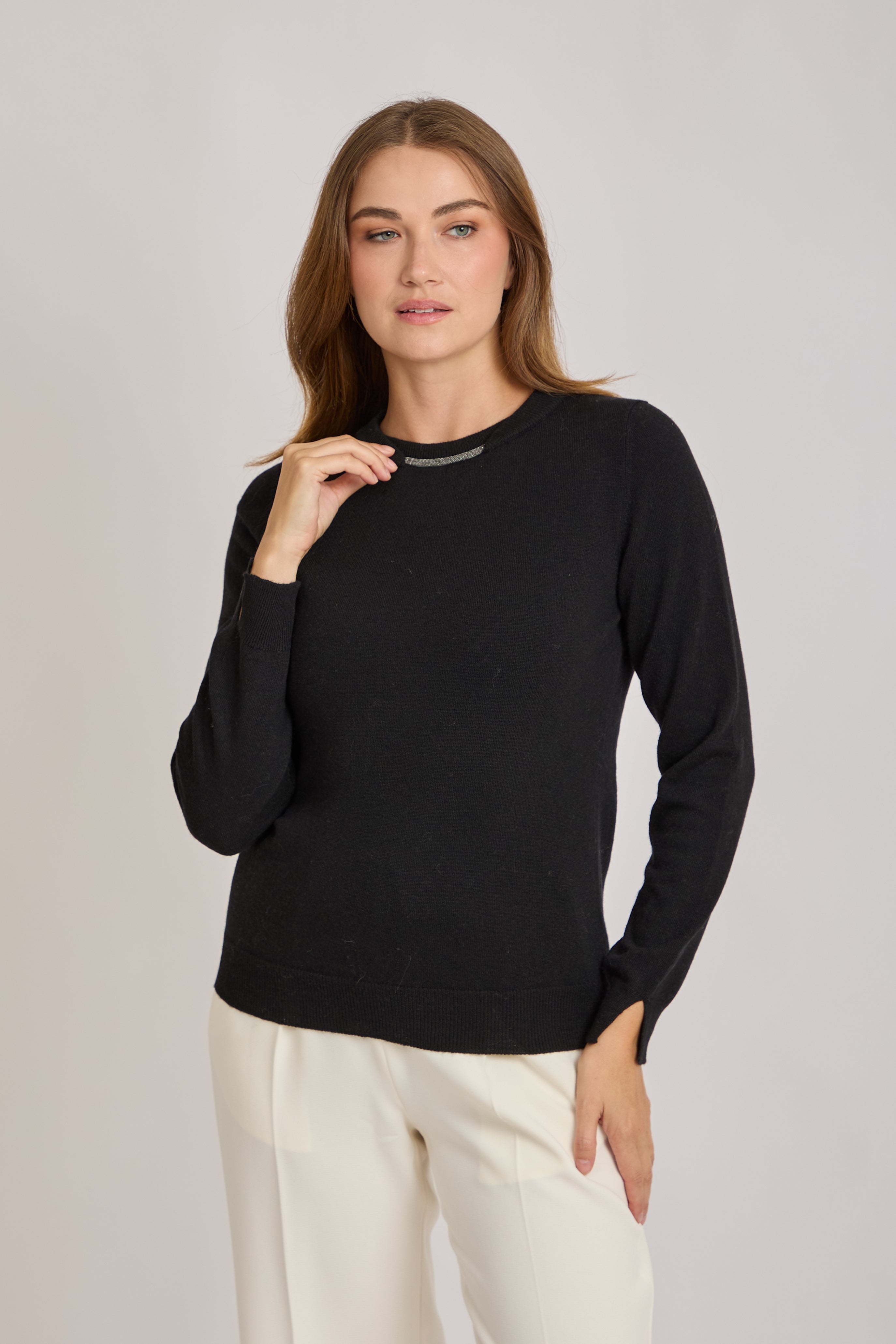 CREW NECK CASHMERE JUMPER WITH DETAILS- BLACK