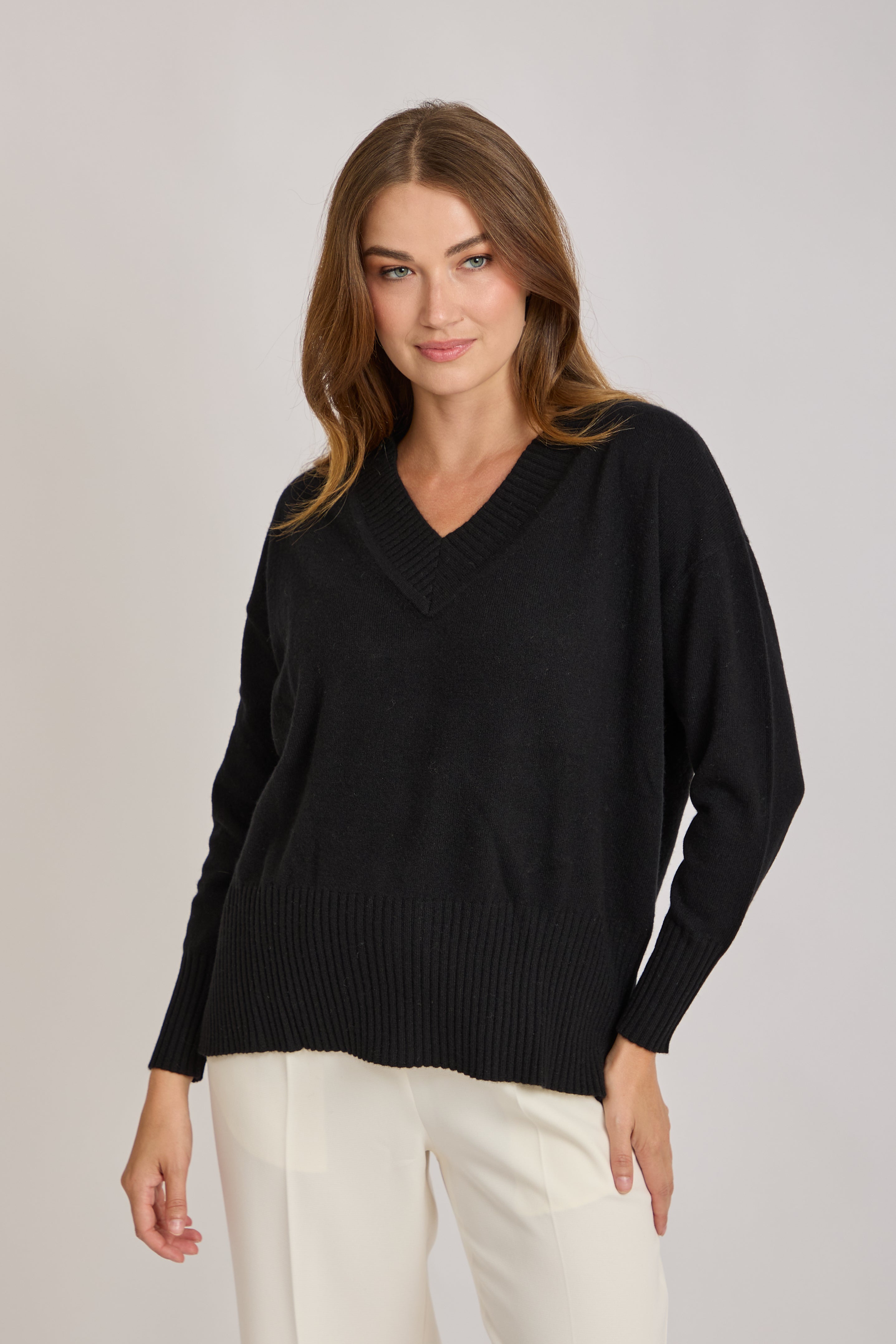V NECK CASHMERE JUMPER-BLACK