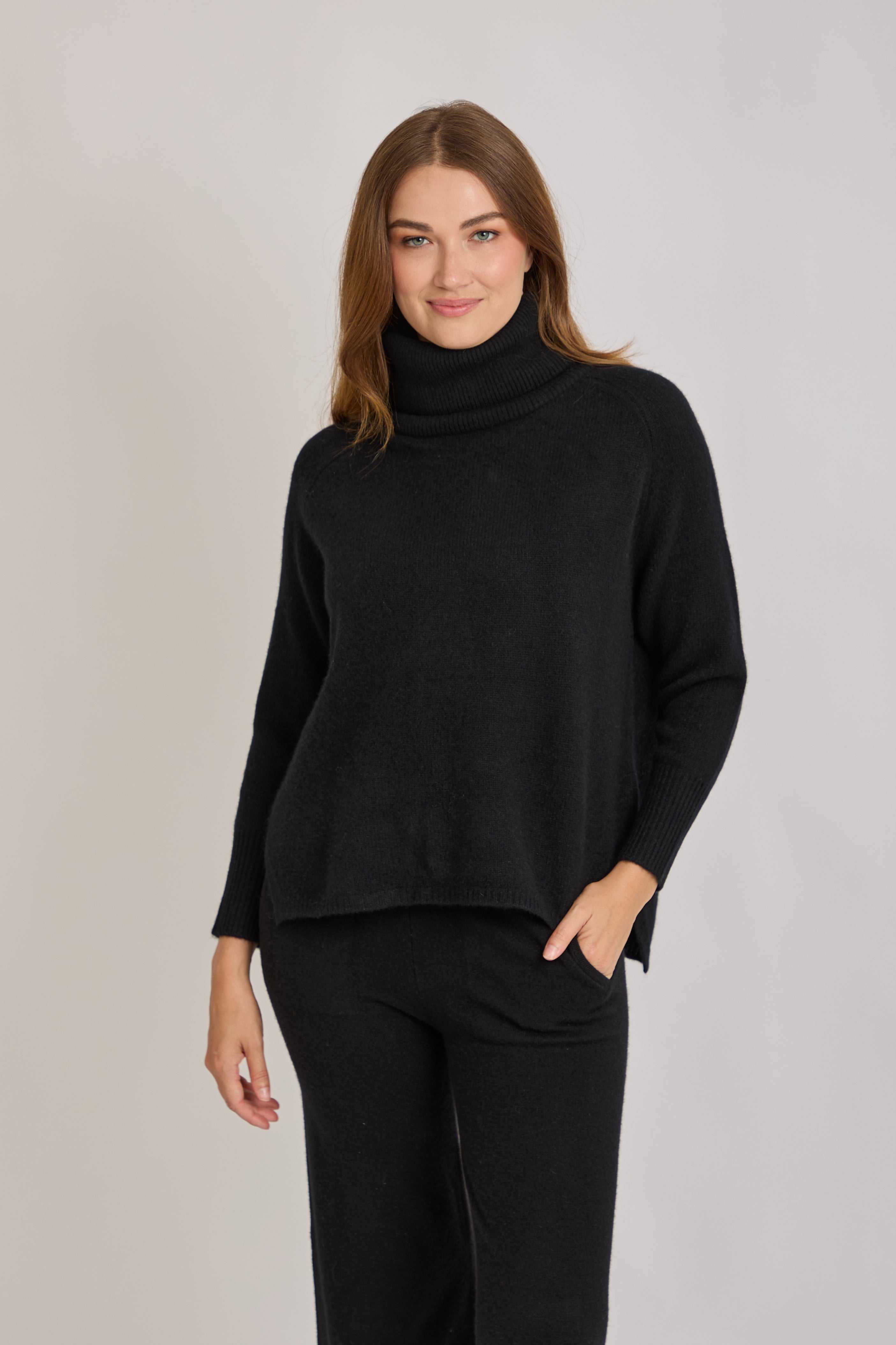 HIGH NECK  CASHMERE JUMPER -BLACK