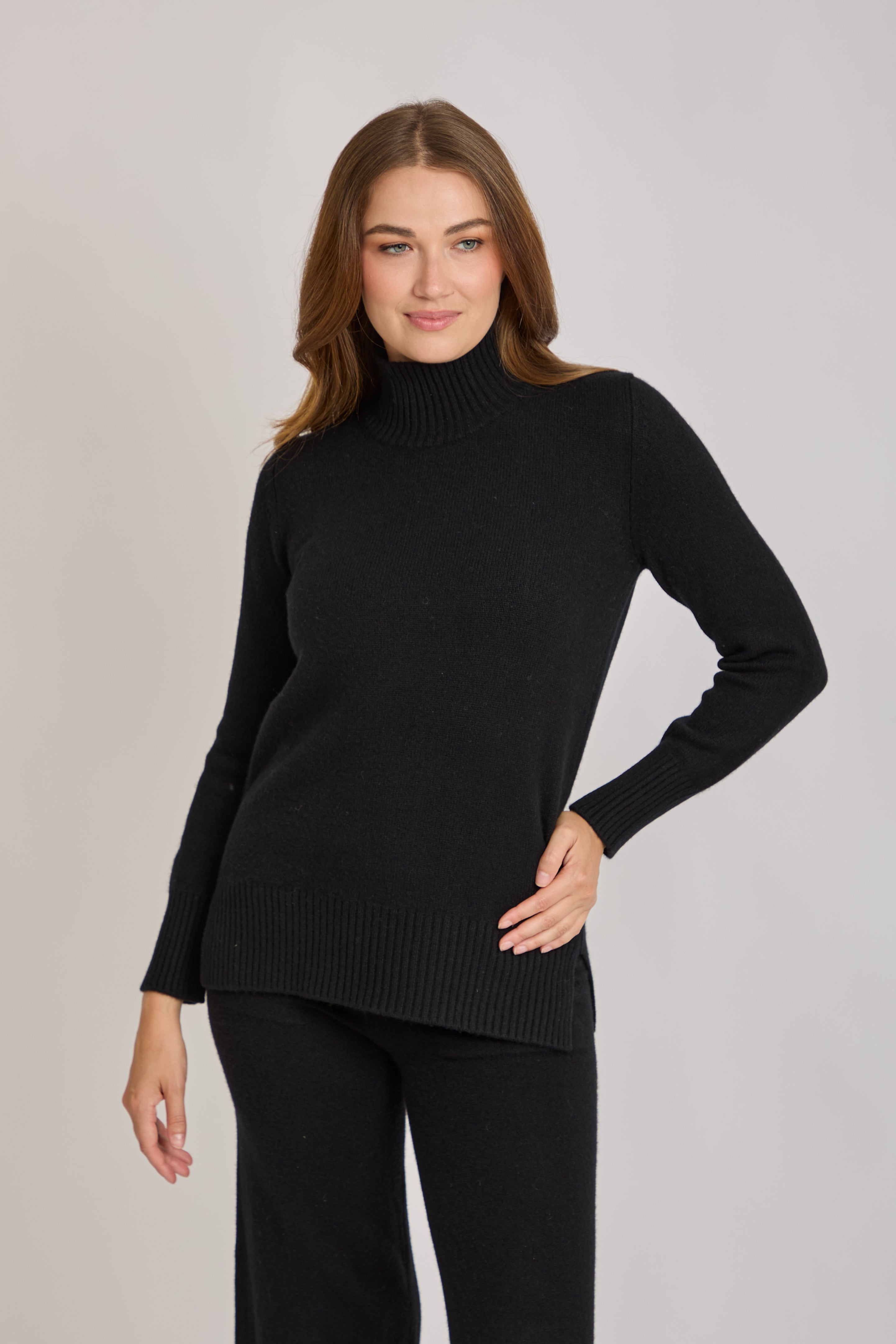HIGH NECK JUMPER-BLACK
