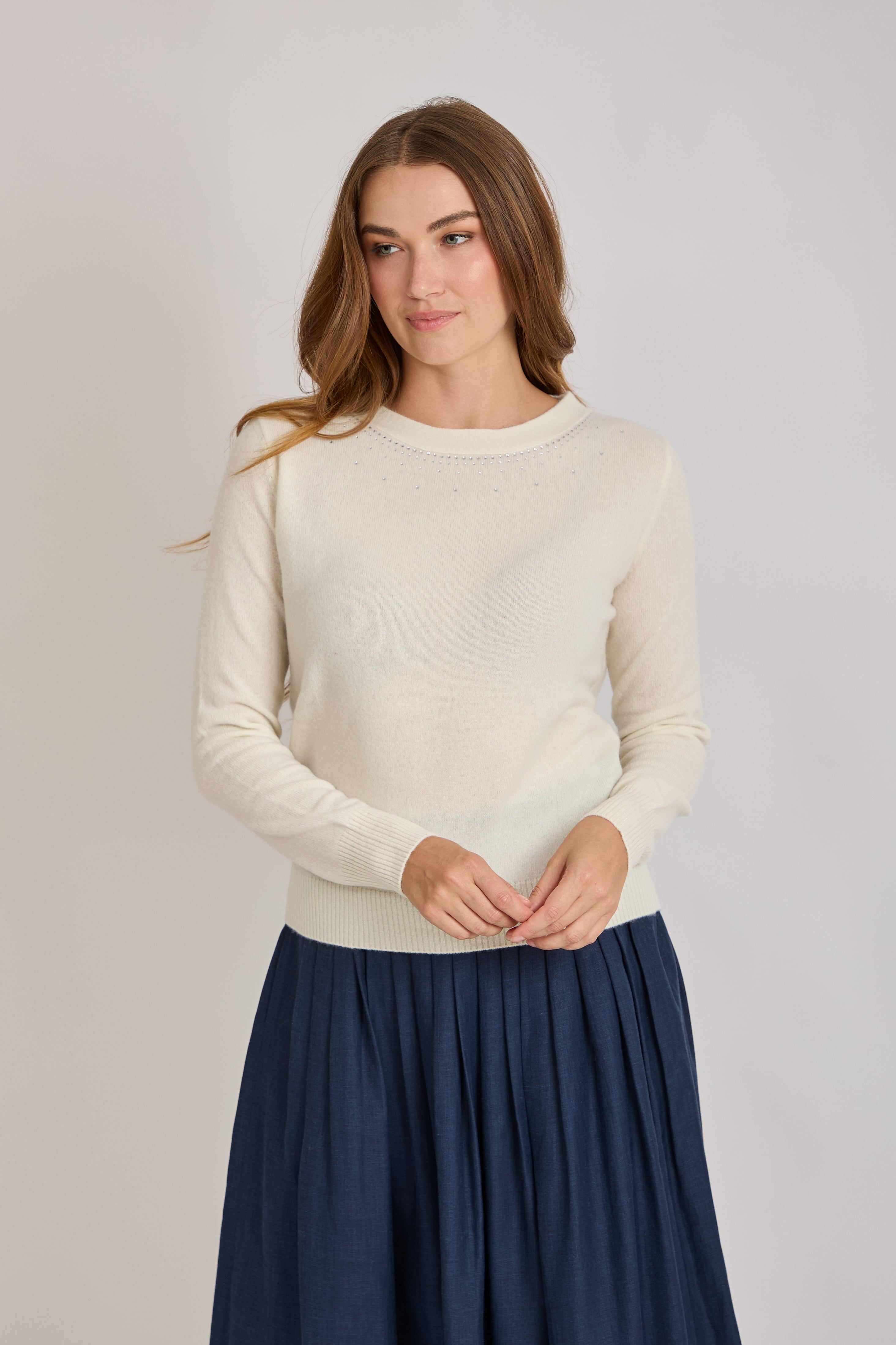 CREW NECK CASHMERE JUMPER- OFF WHITE