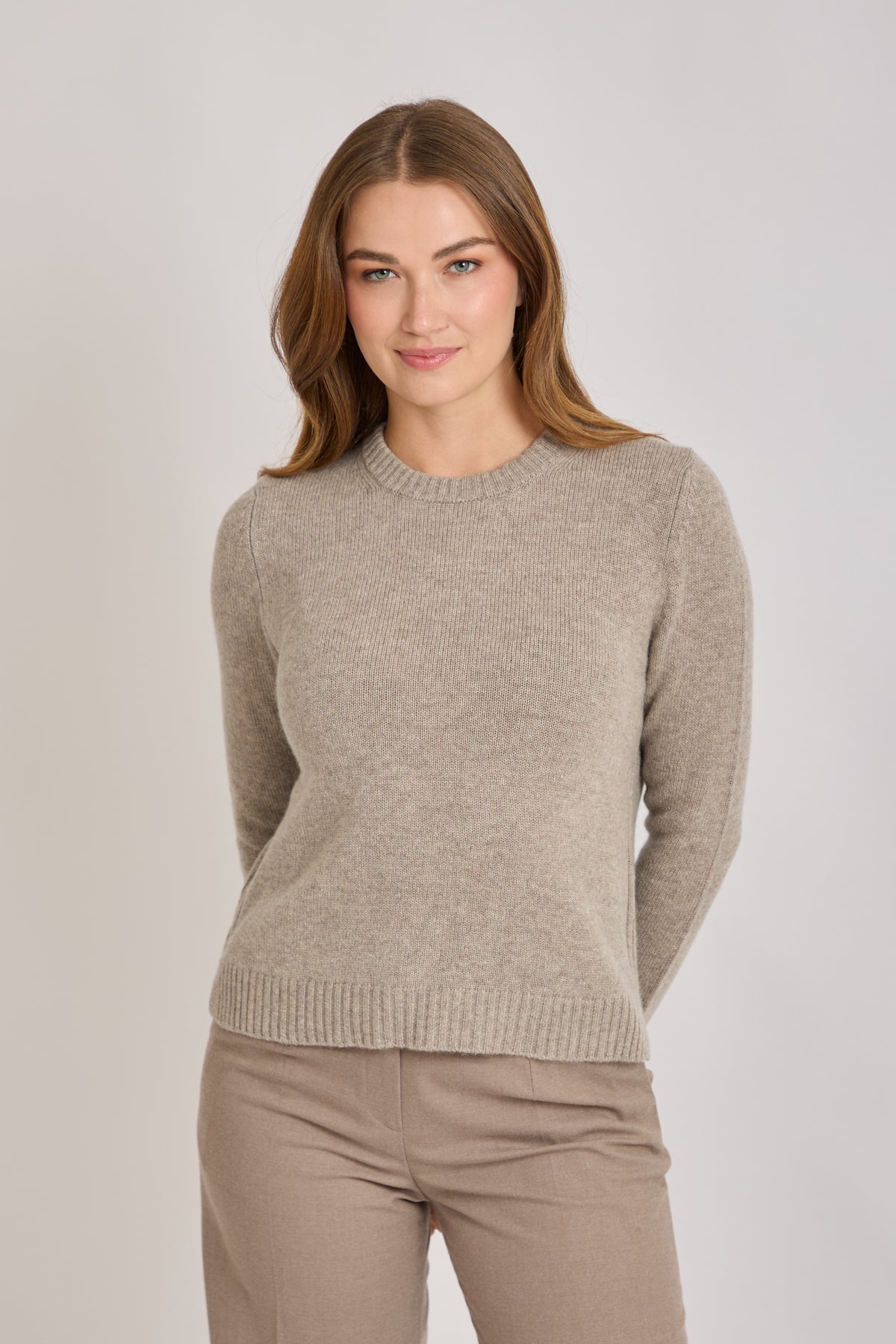 CREW NECK CASHMERE JUMPER- TAUPE