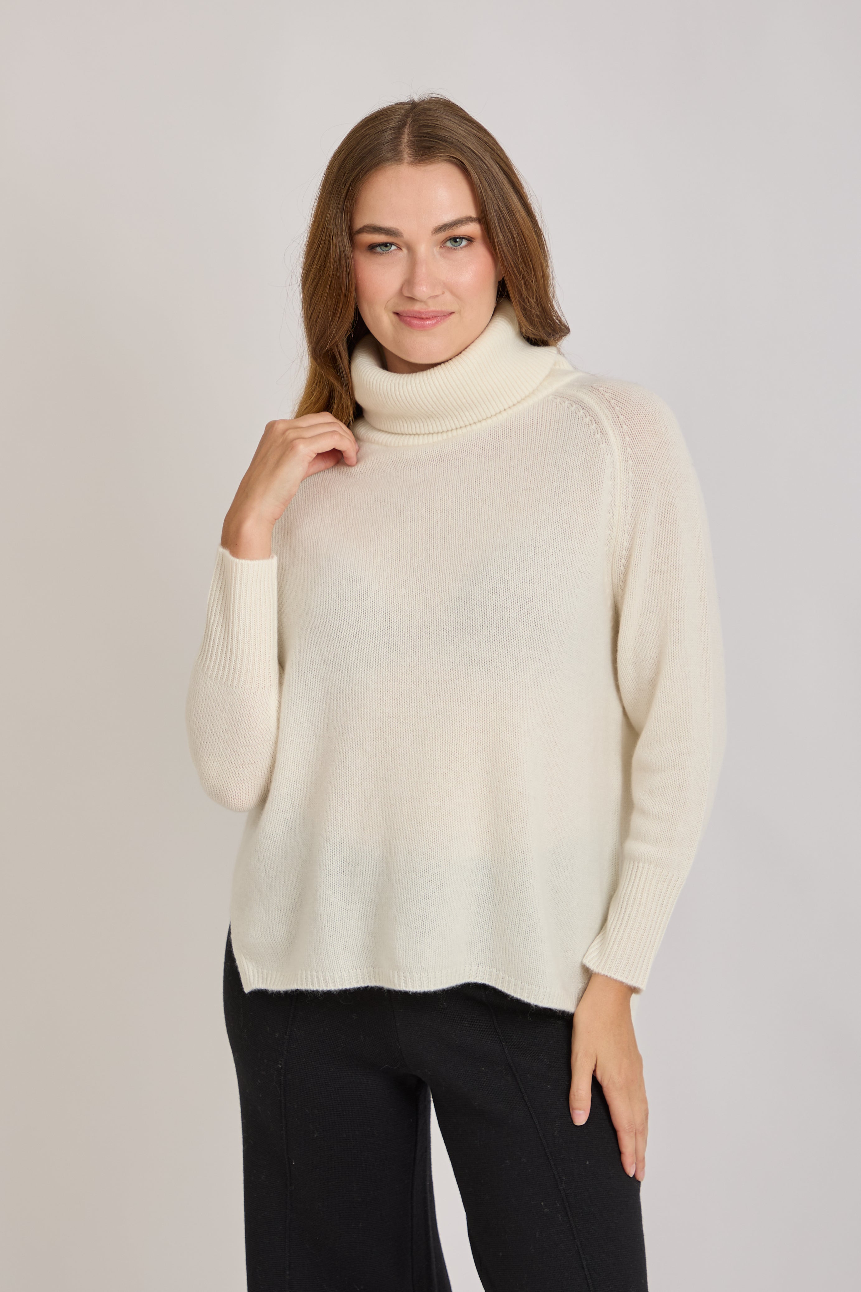 HIGH NECK CASHMERE JUMPER-CREAM