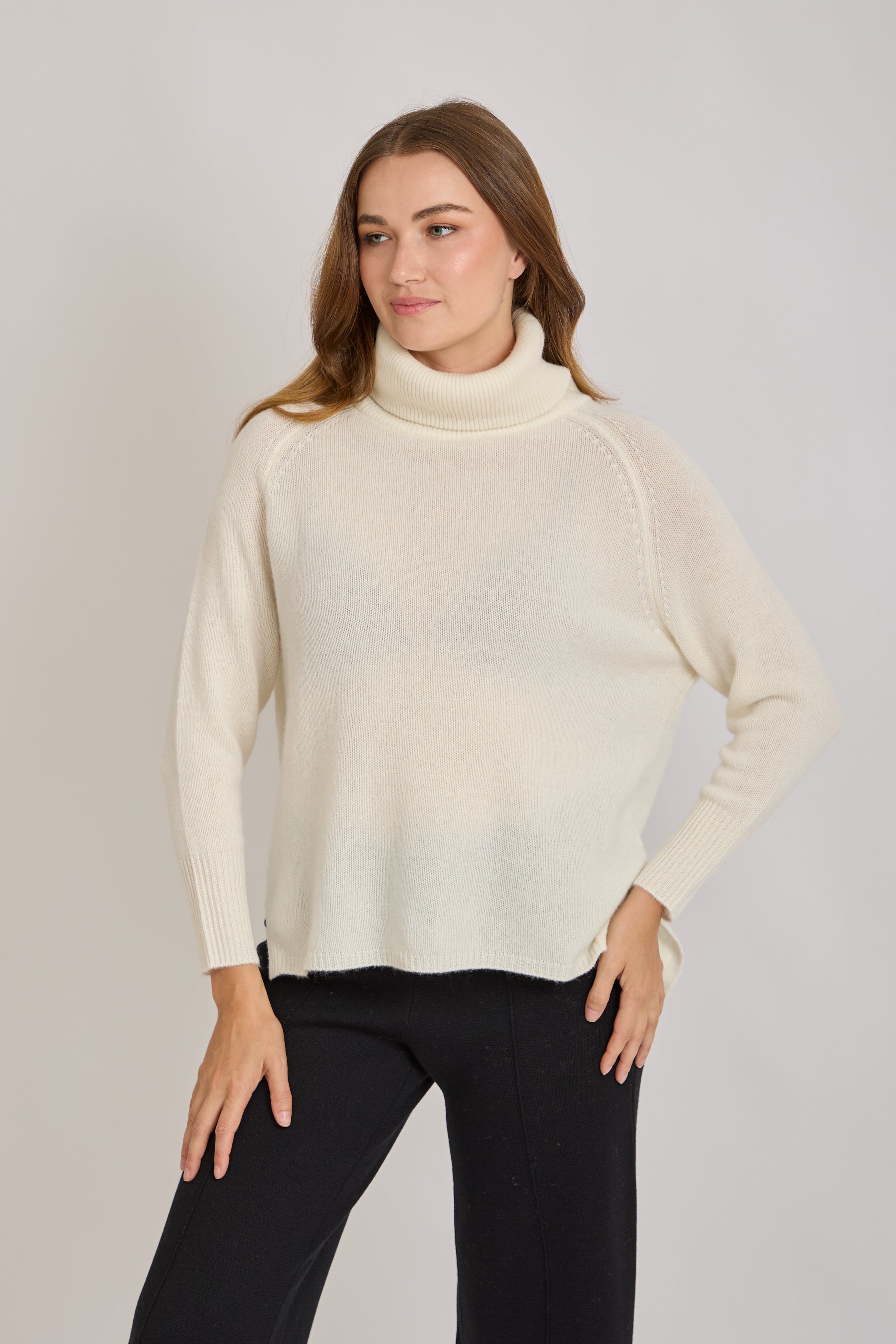 HIGH NECK CASHMERE JUMPER-CREAM