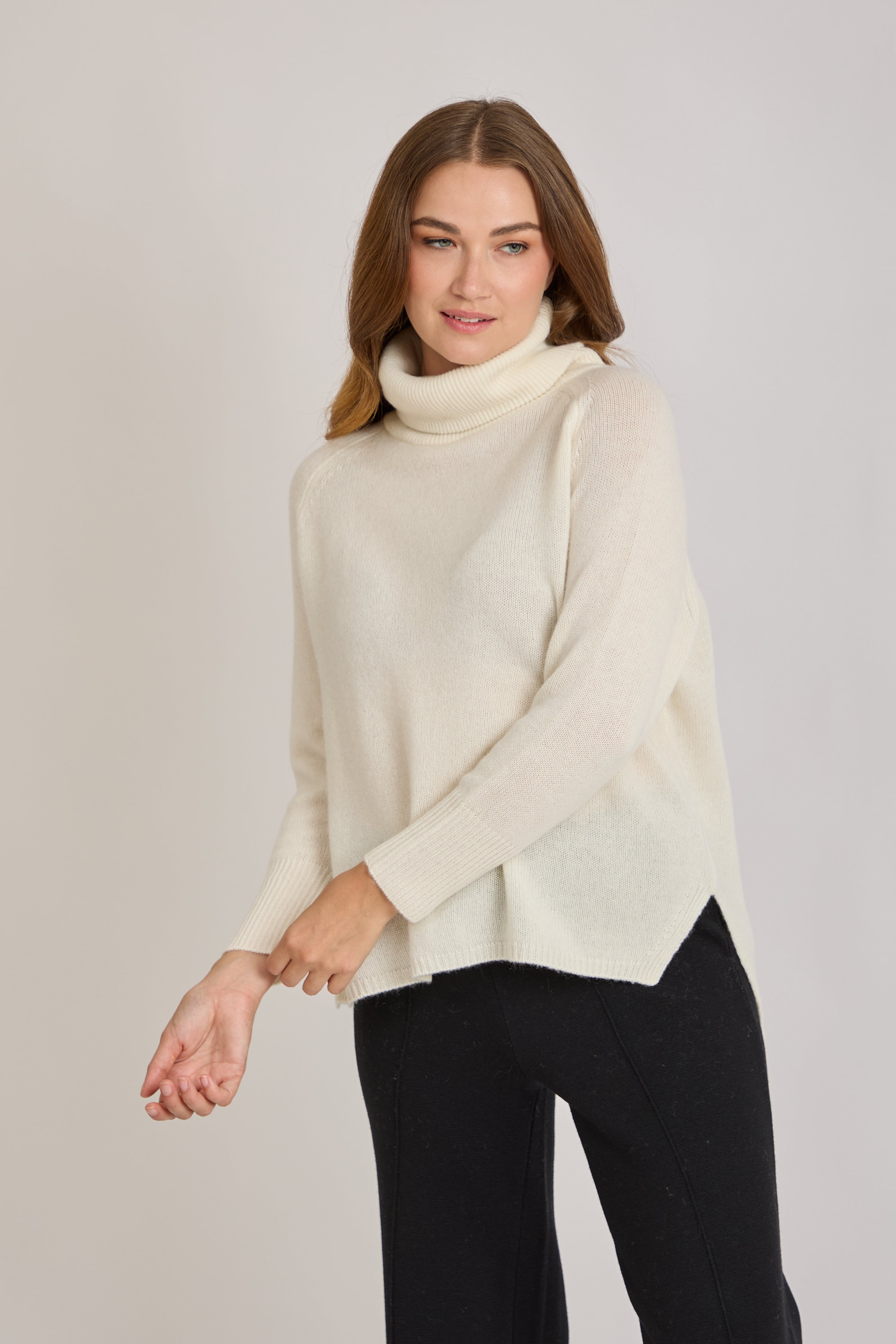 HIGH NECK CASHMERE JUMPER-CREAM