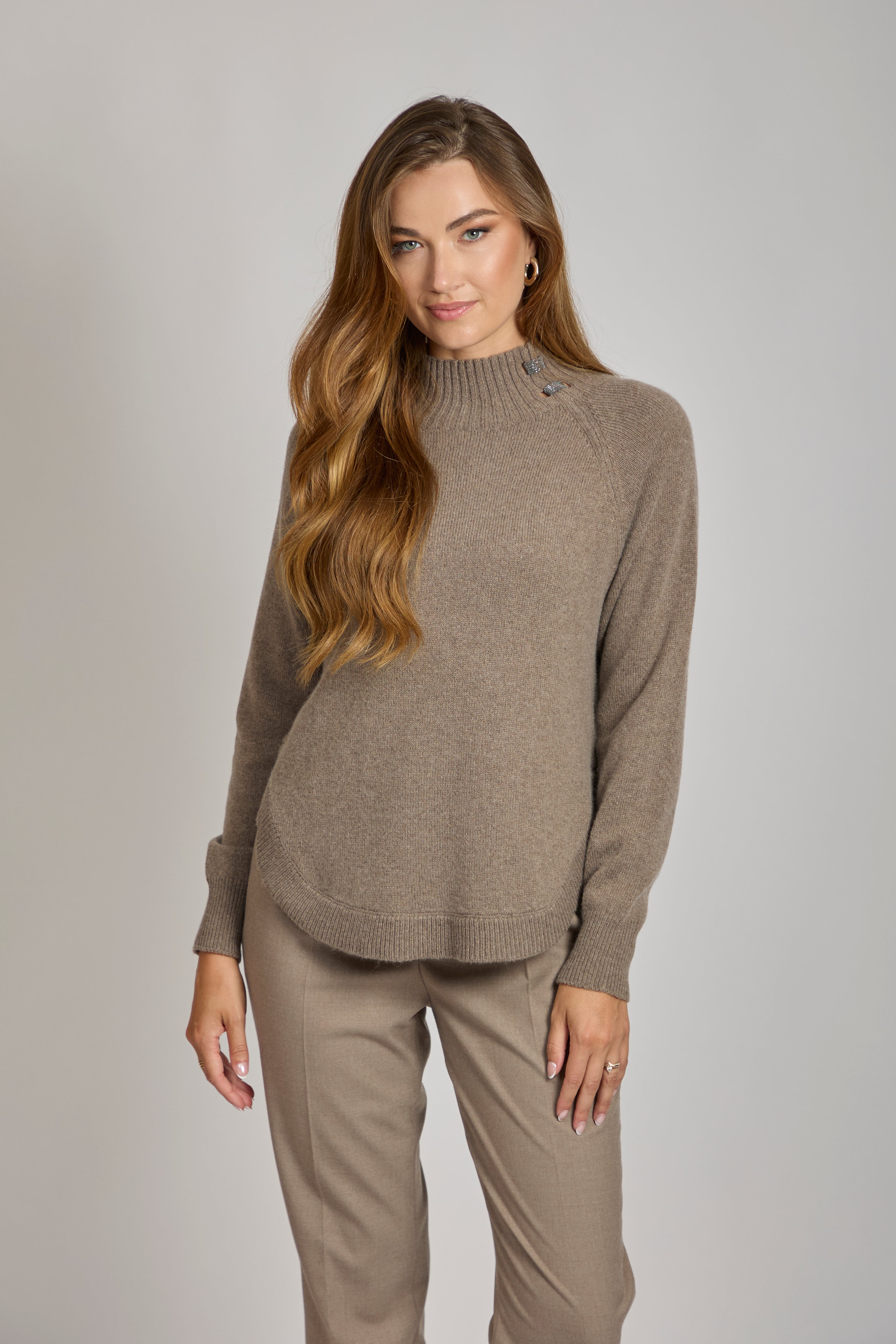 Pull col roulé en cachemire taupe