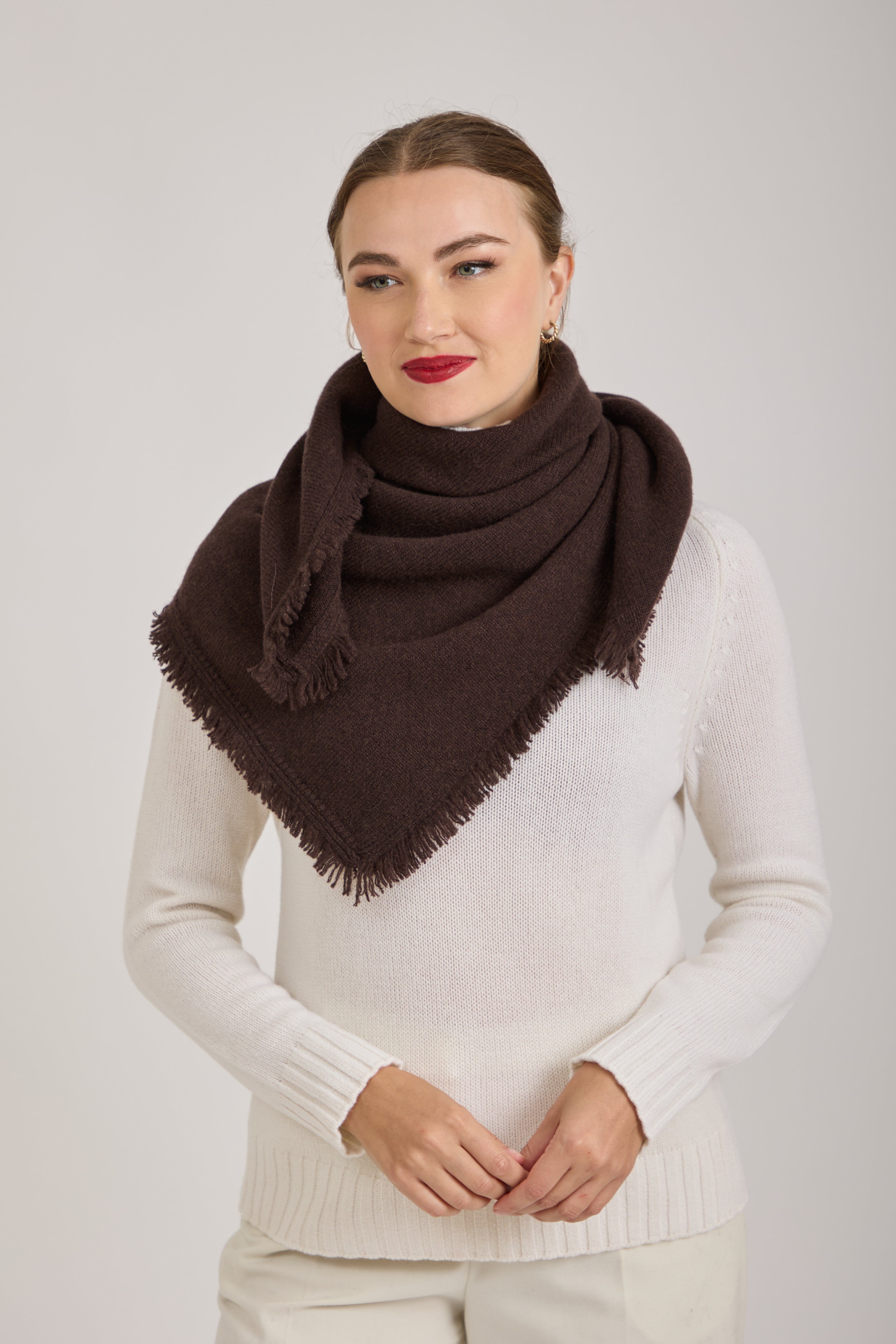 CASHMERE FRINGE SCARF	-DARK BROWN