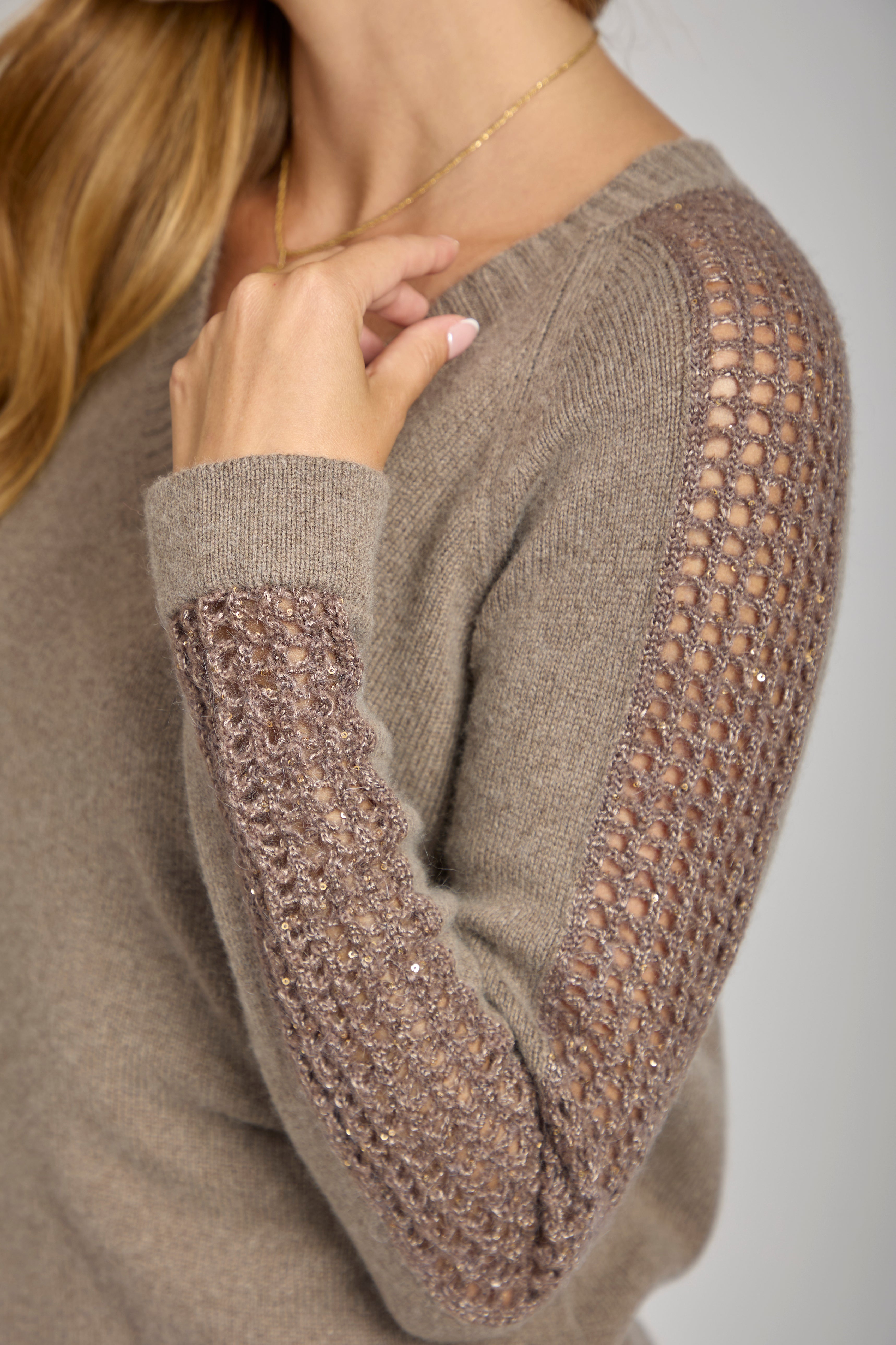V NECK JUMPER WITH DETAILS- TAUPE